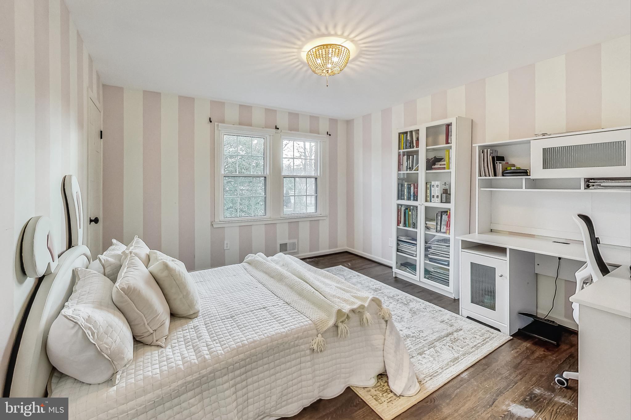 ANCIENT OAK - Residential