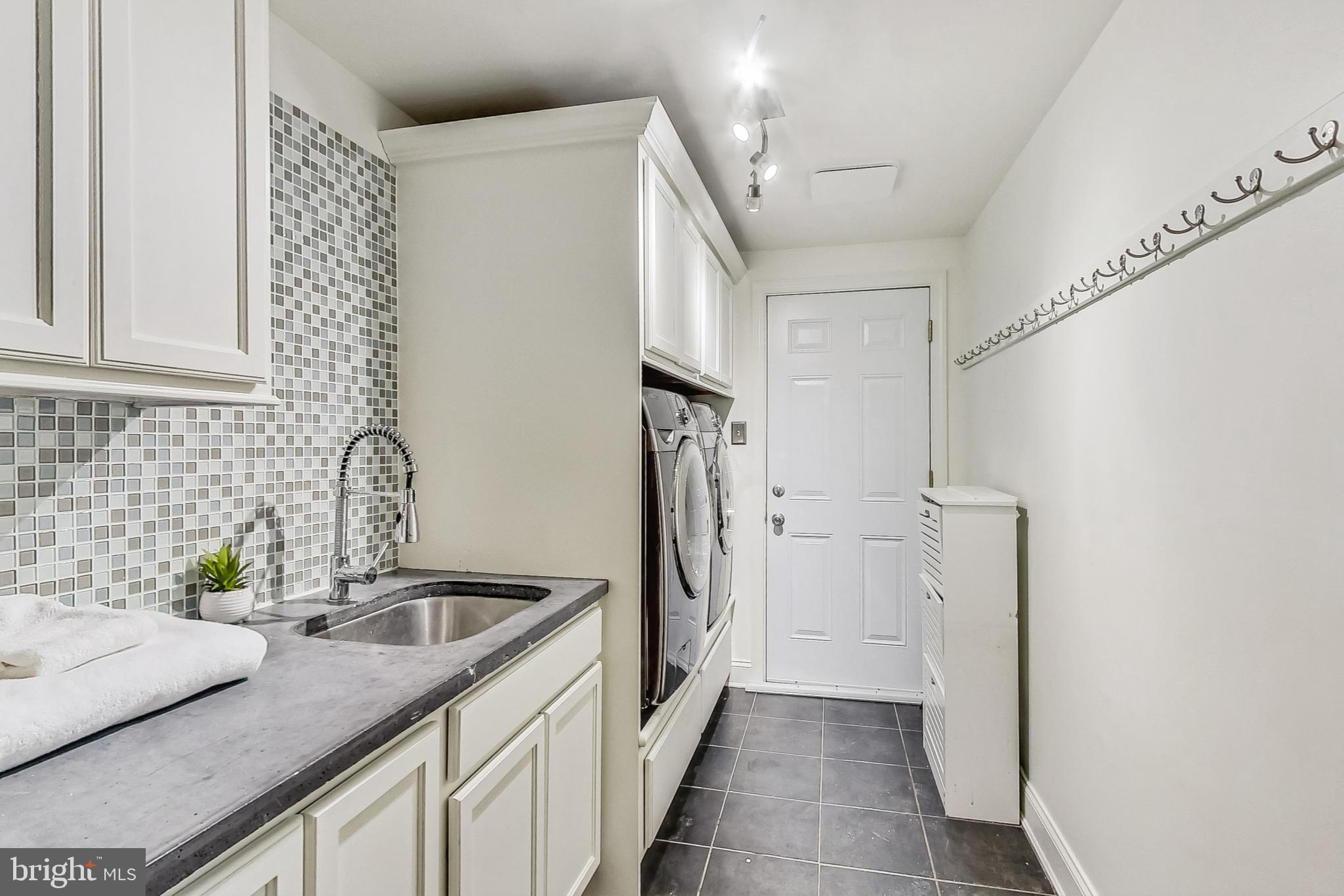 ANCIENT OAK - Residential