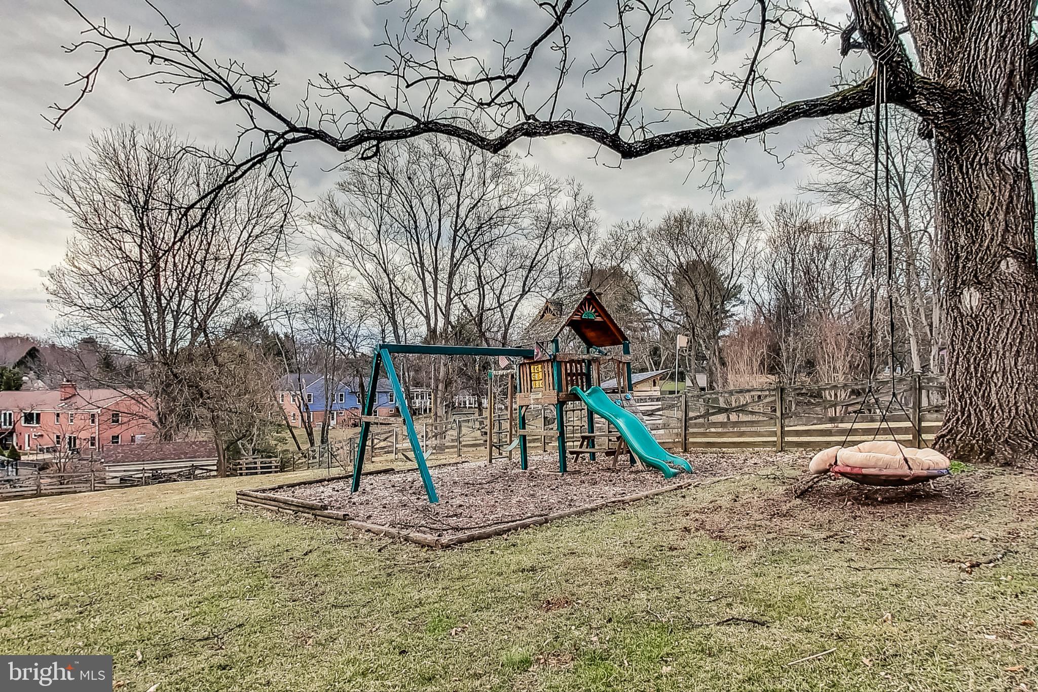 ANCIENT OAK - Residential