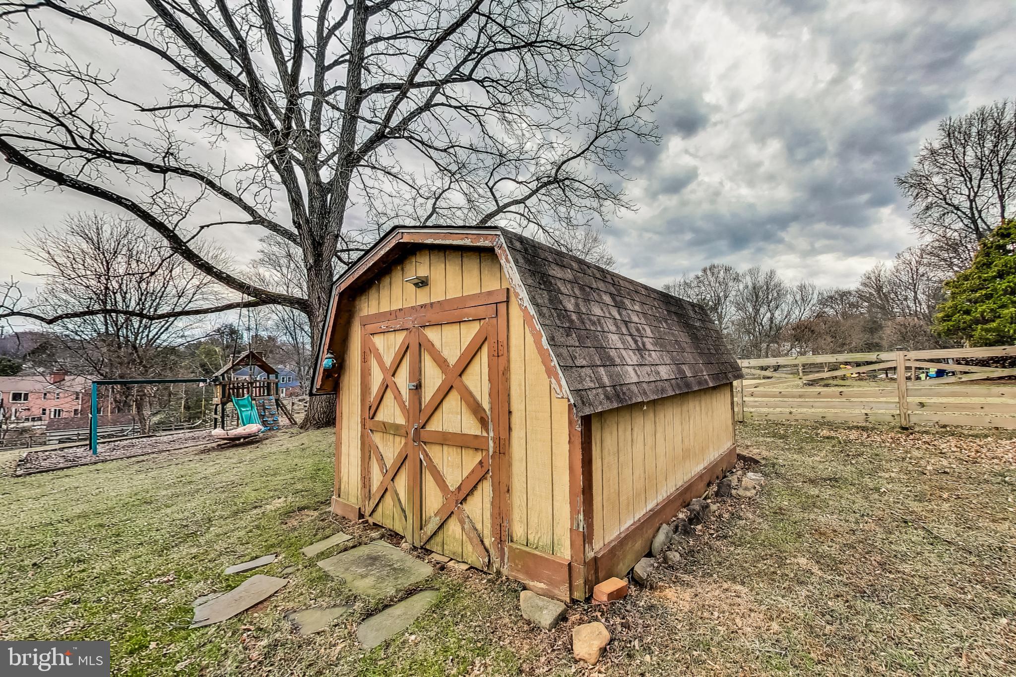 ANCIENT OAK - Residential