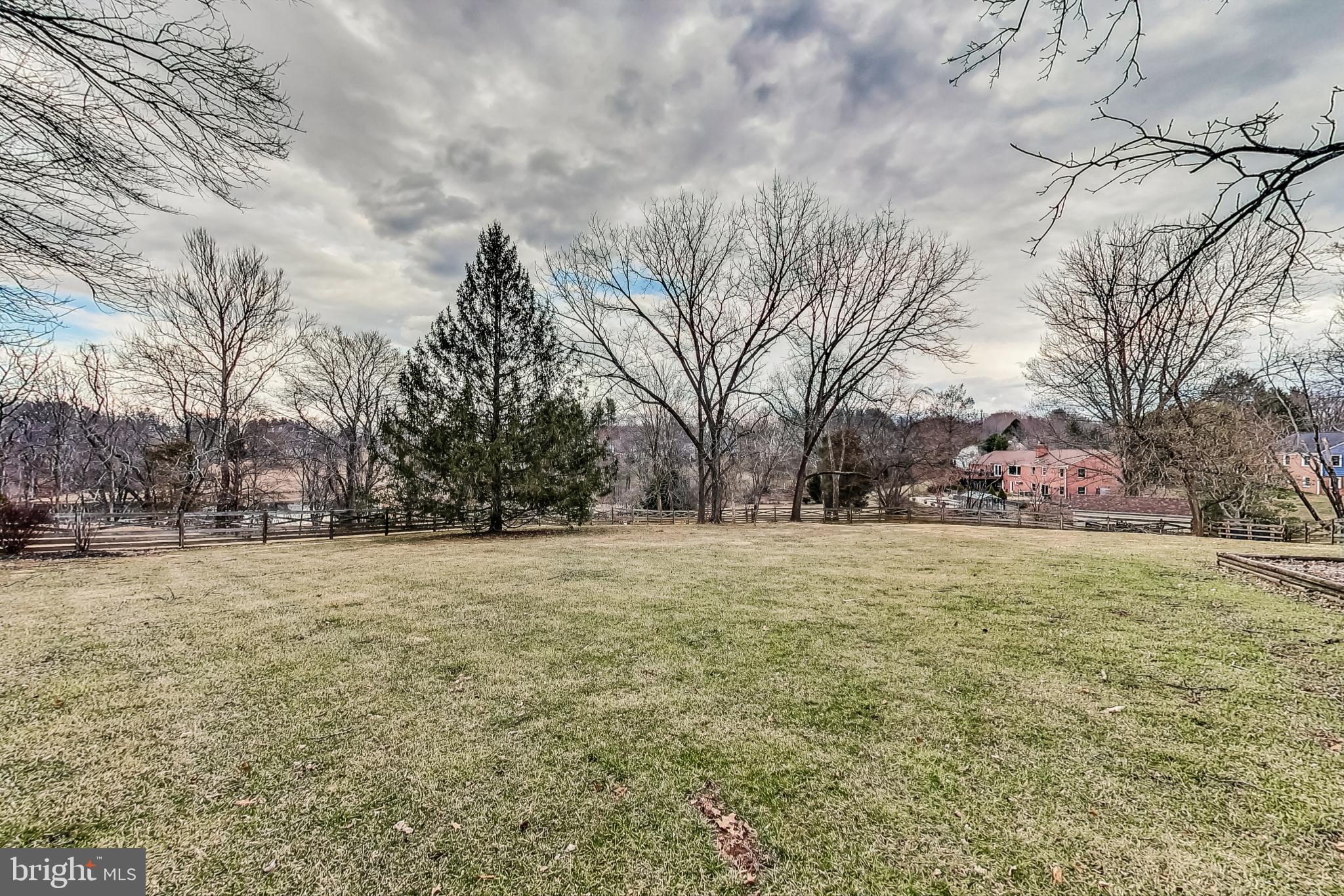 ANCIENT OAK - Residential