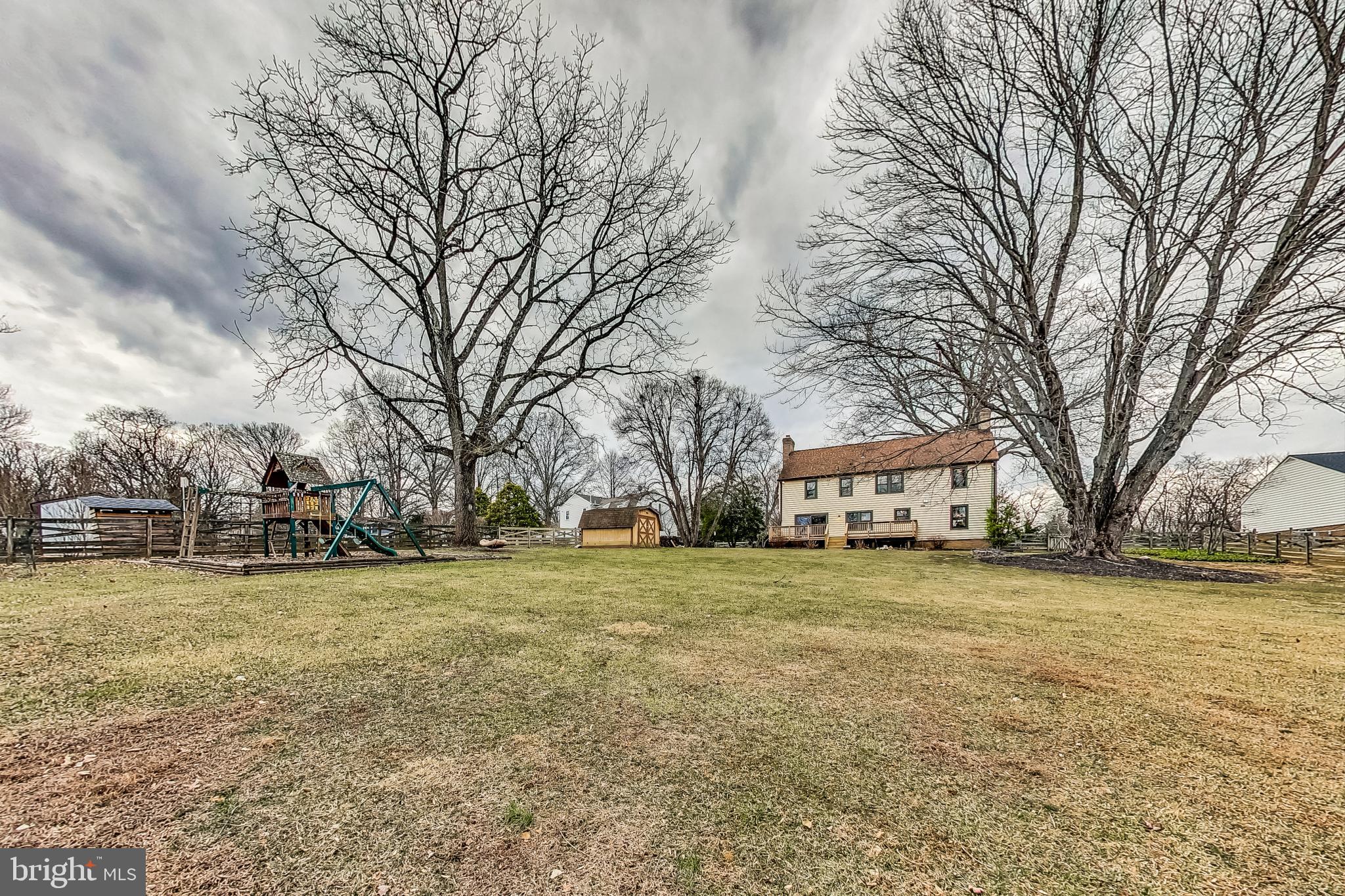 ANCIENT OAK - Residential