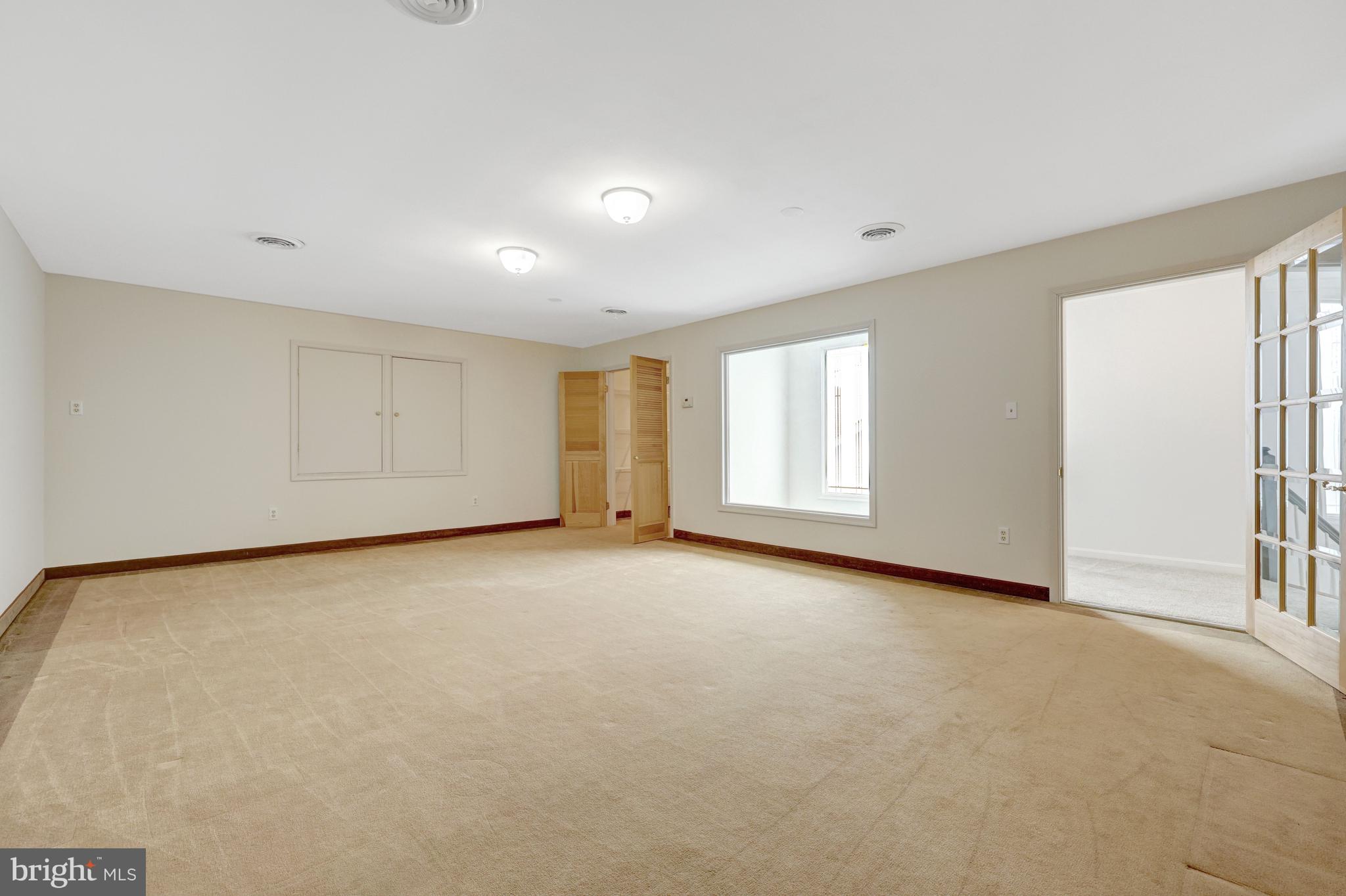 MADISON OF MCLEAN - Residential