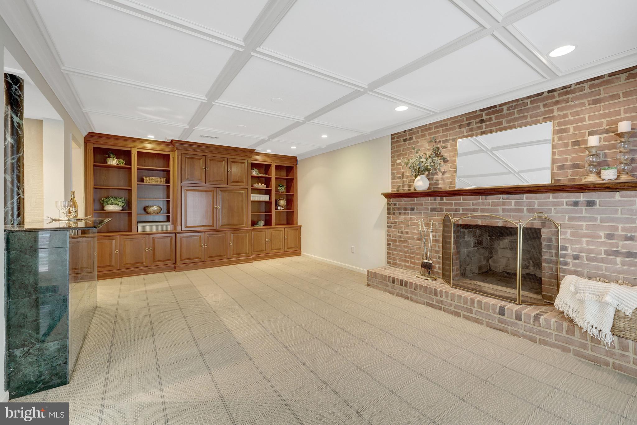 MADISON OF MCLEAN - Residential