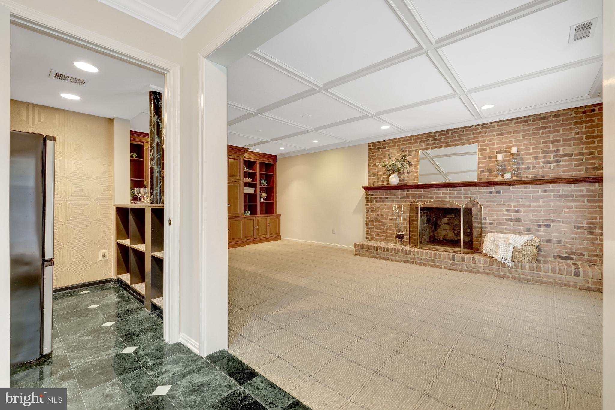 MADISON OF MCLEAN - Residential