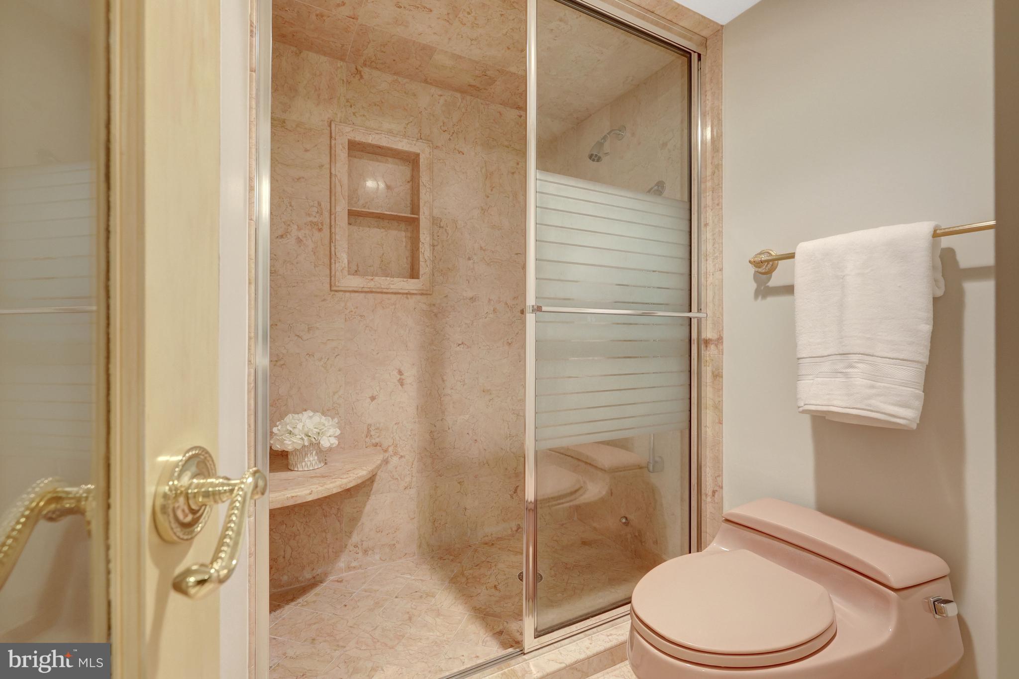 MADISON OF MCLEAN - Residential