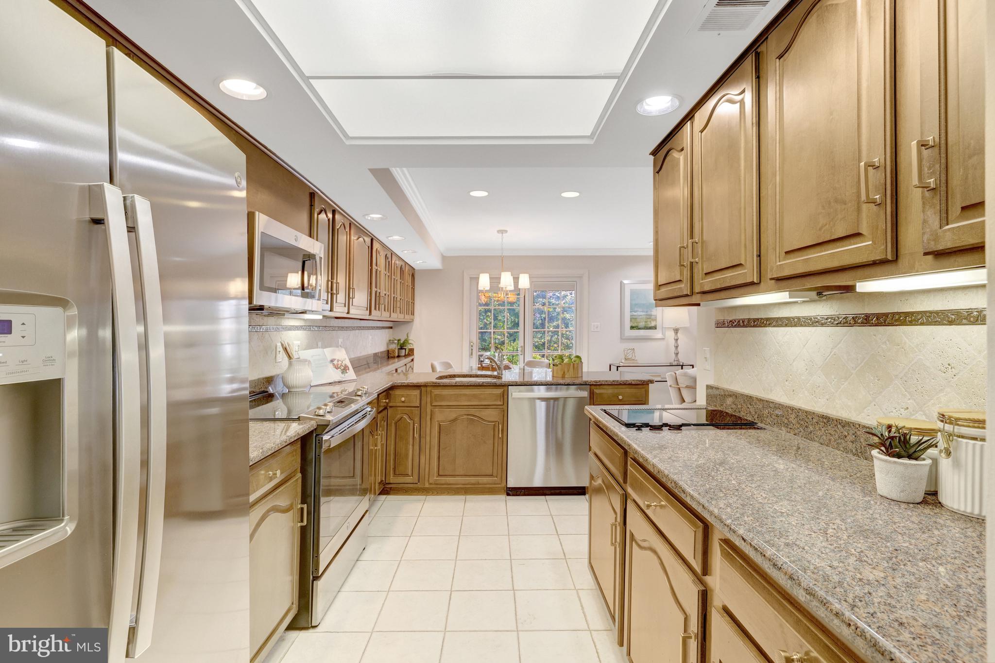 MADISON OF MCLEAN - Residential