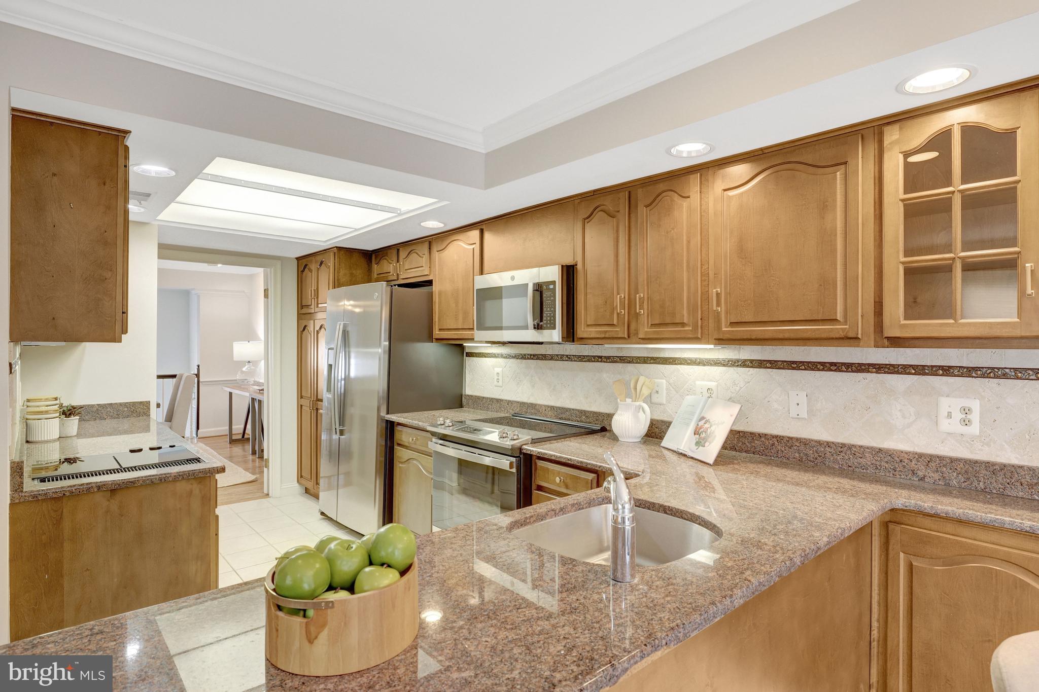 MADISON OF MCLEAN - Residential