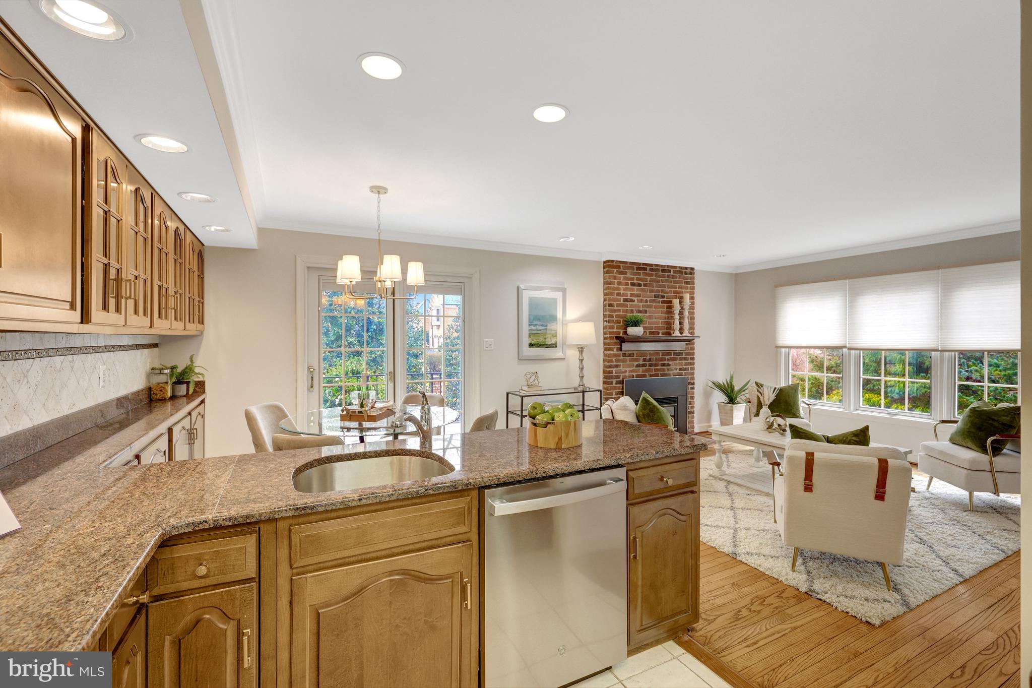 MADISON OF MCLEAN - Residential