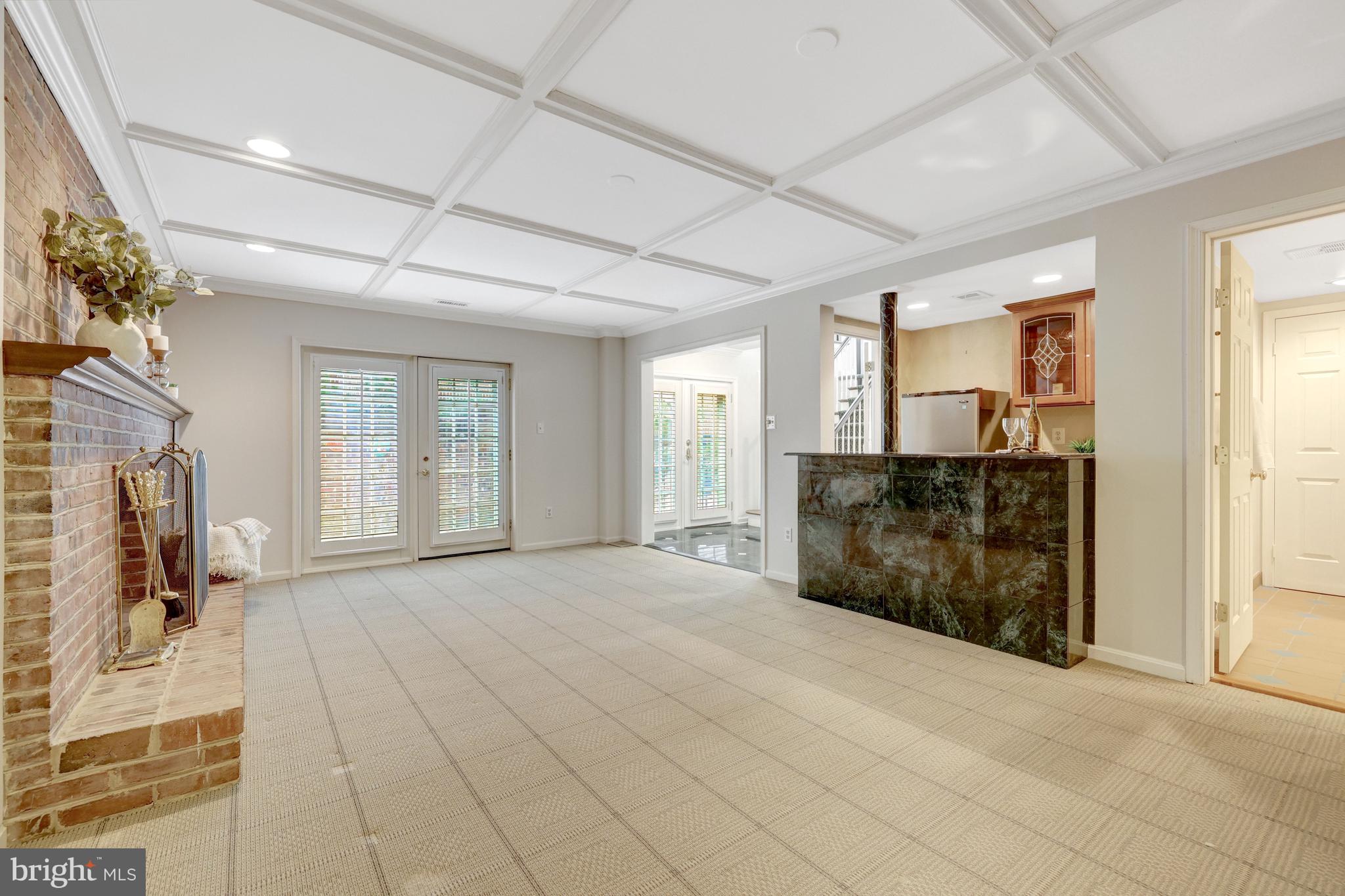 MADISON OF MCLEAN - Residential