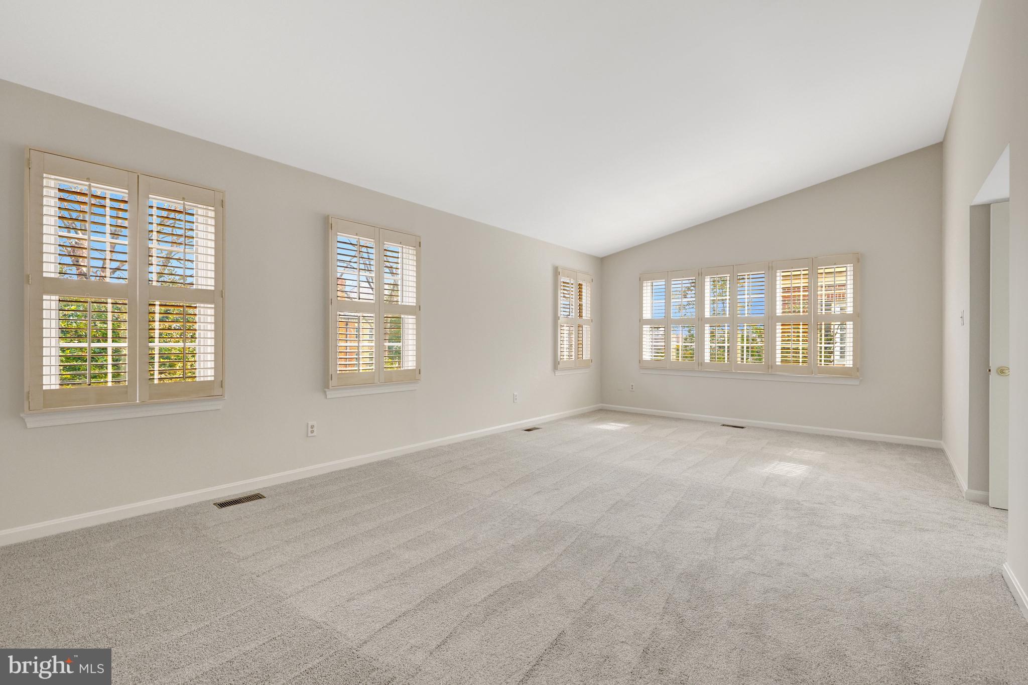 MADISON OF MCLEAN - Residential