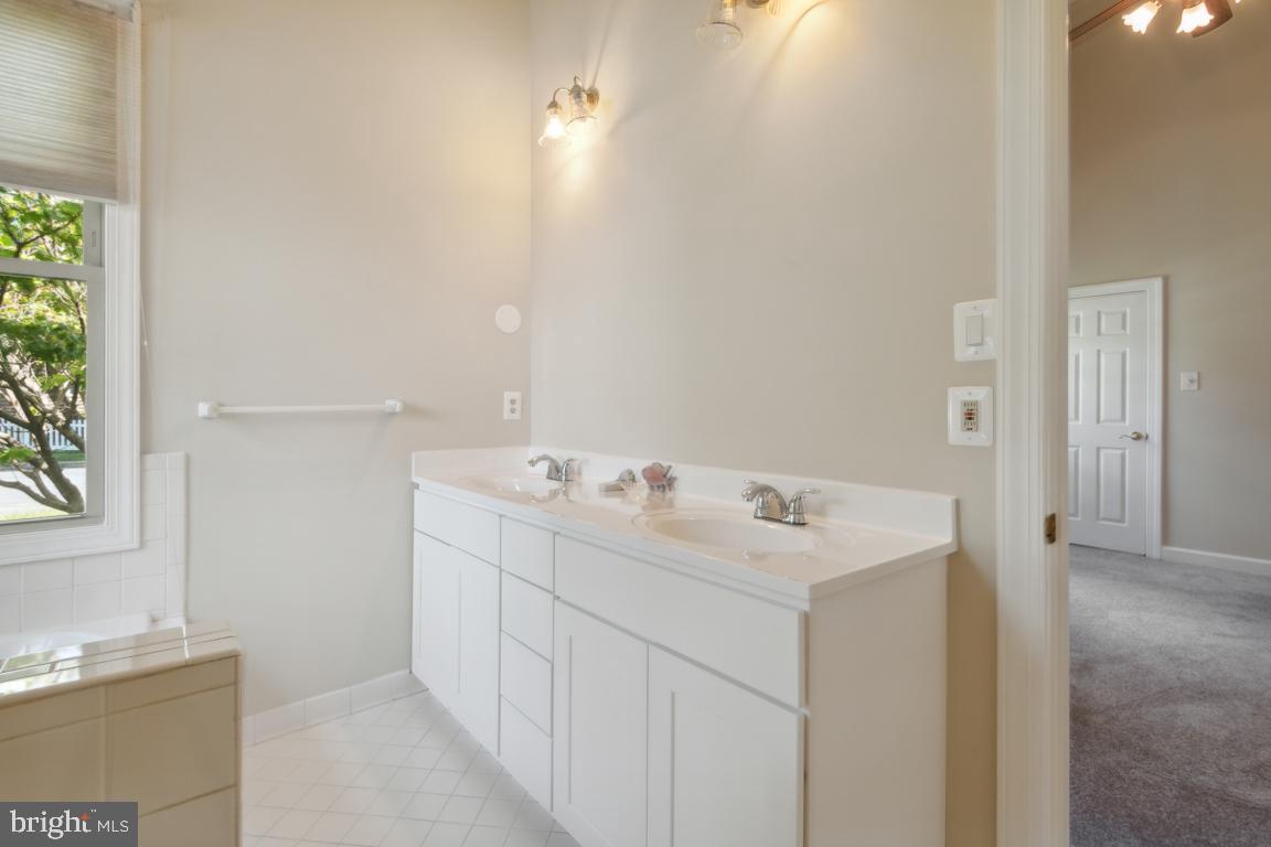 CHAPMAN FARM AT CROFTON - Residential