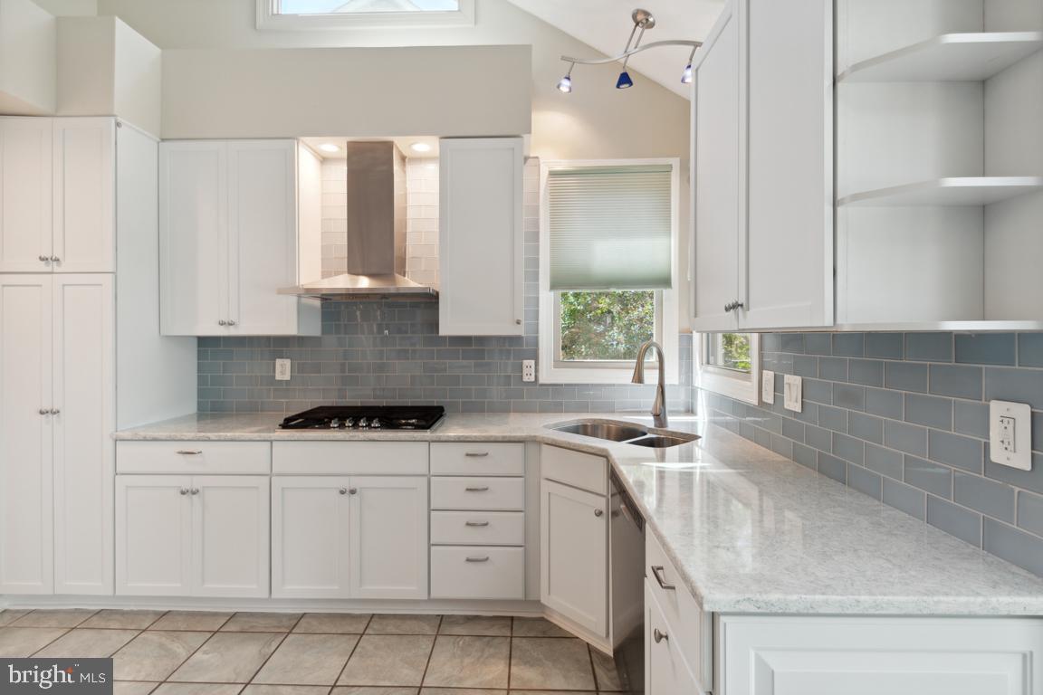 CHAPMAN FARM AT CROFTON - Residential