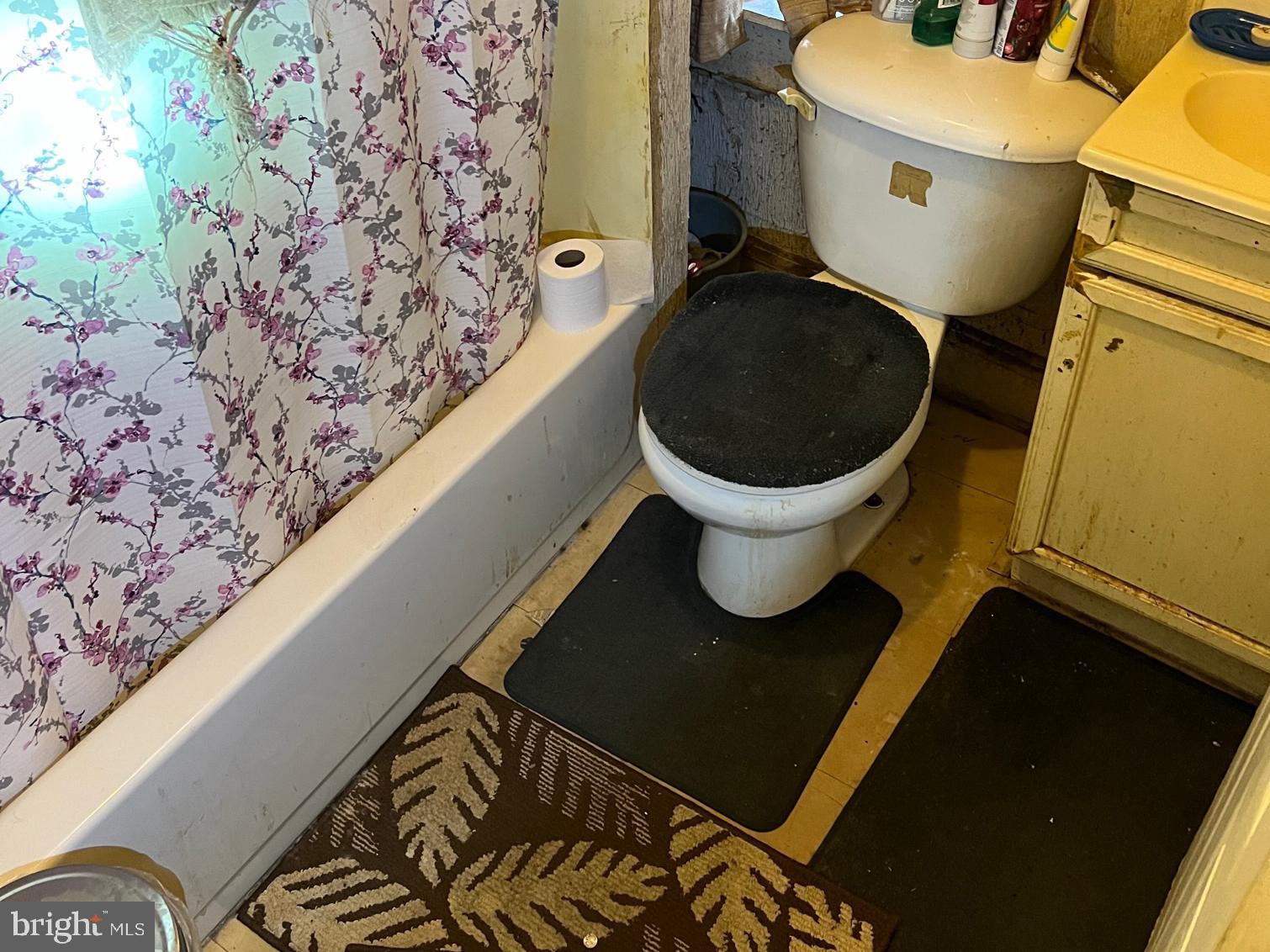 ELLWOOD PARK - Residential