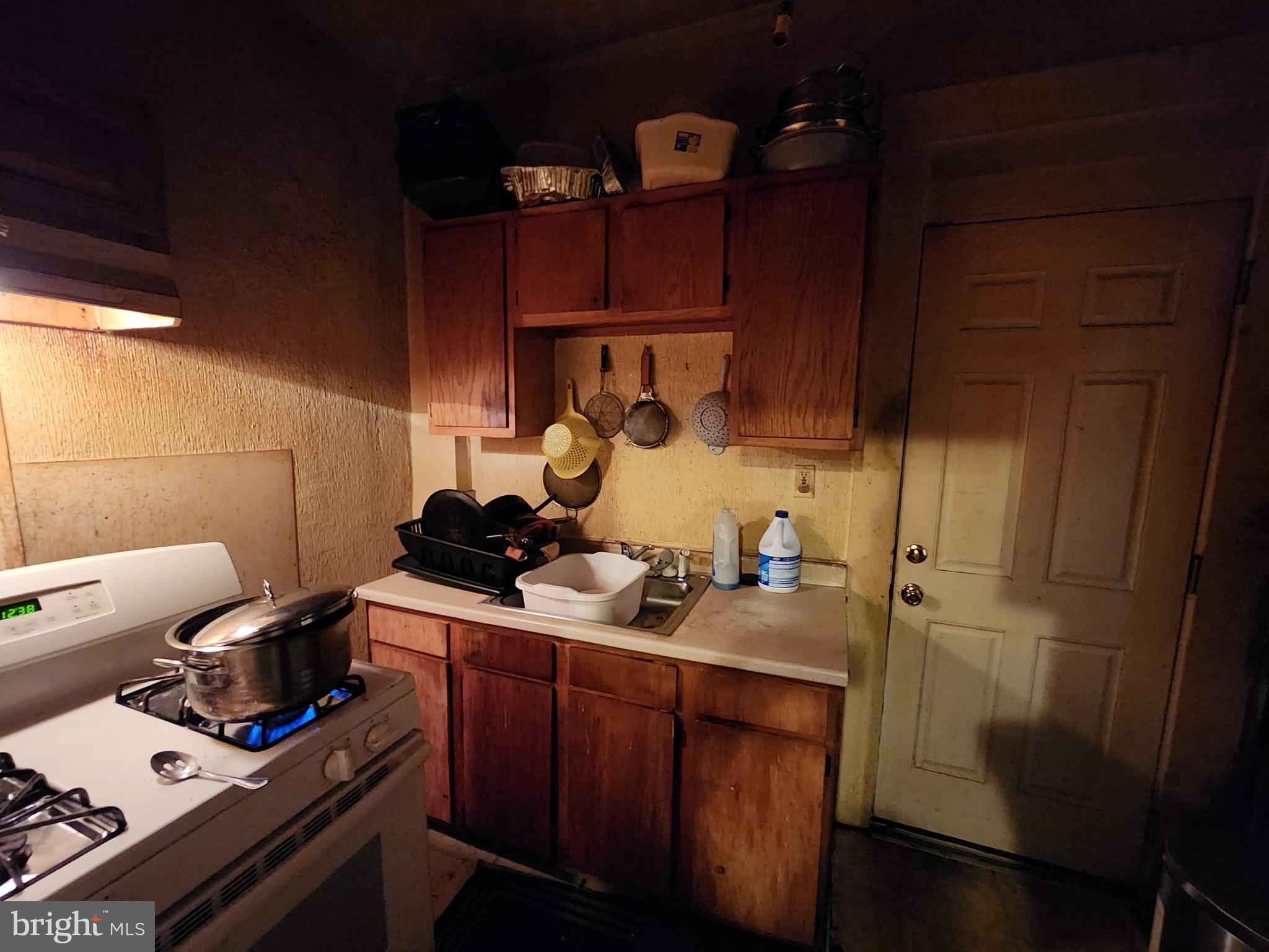 ELLWOOD PARK - Residential