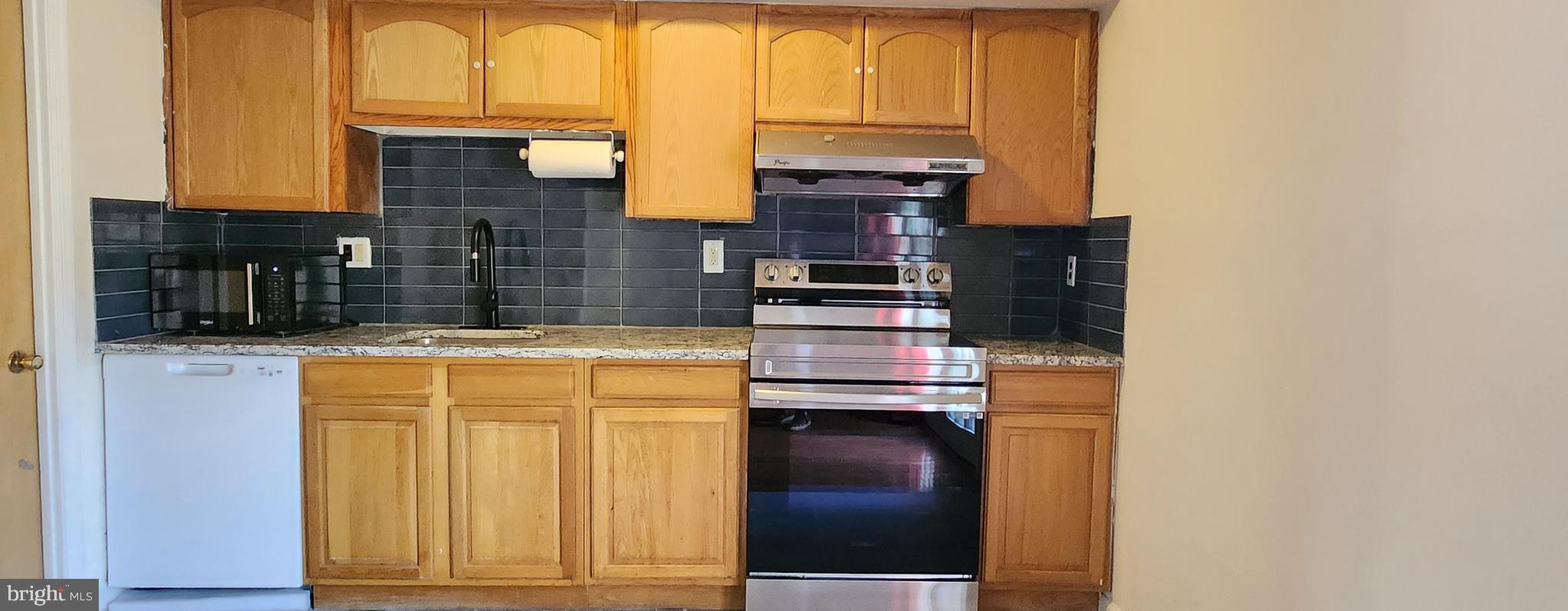 CLUSTERS - Residential Lease