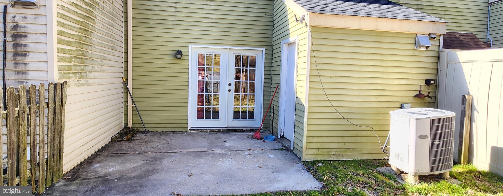 CLUSTERS - Residential Lease