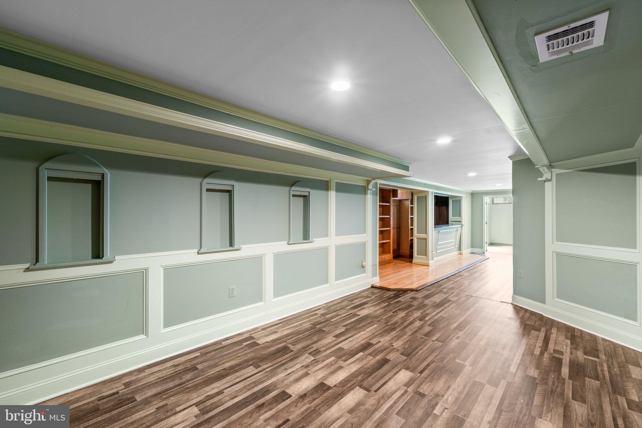 FRANKLIN CORNER - Residential