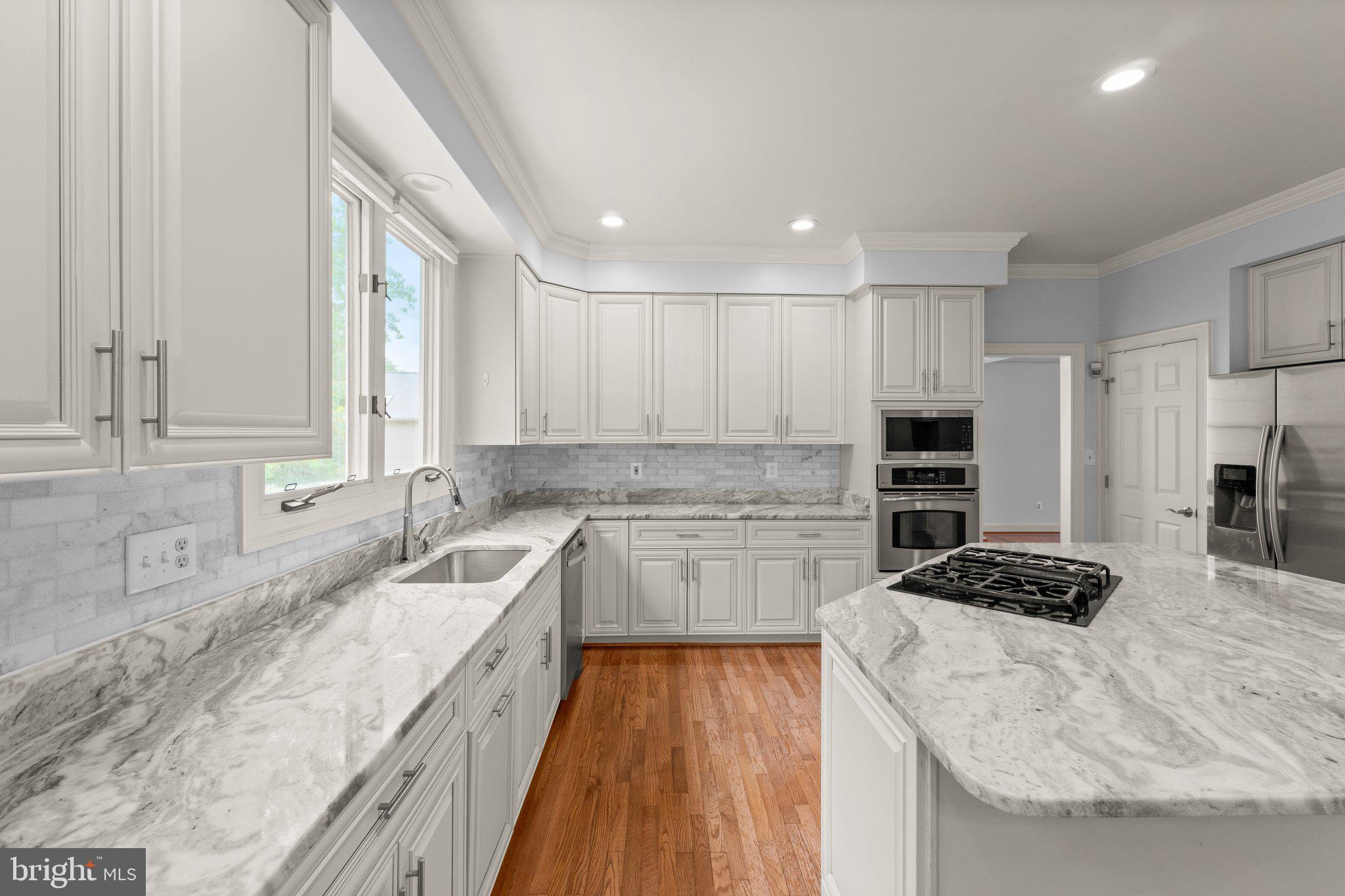 FRANKLIN CORNER - Residential