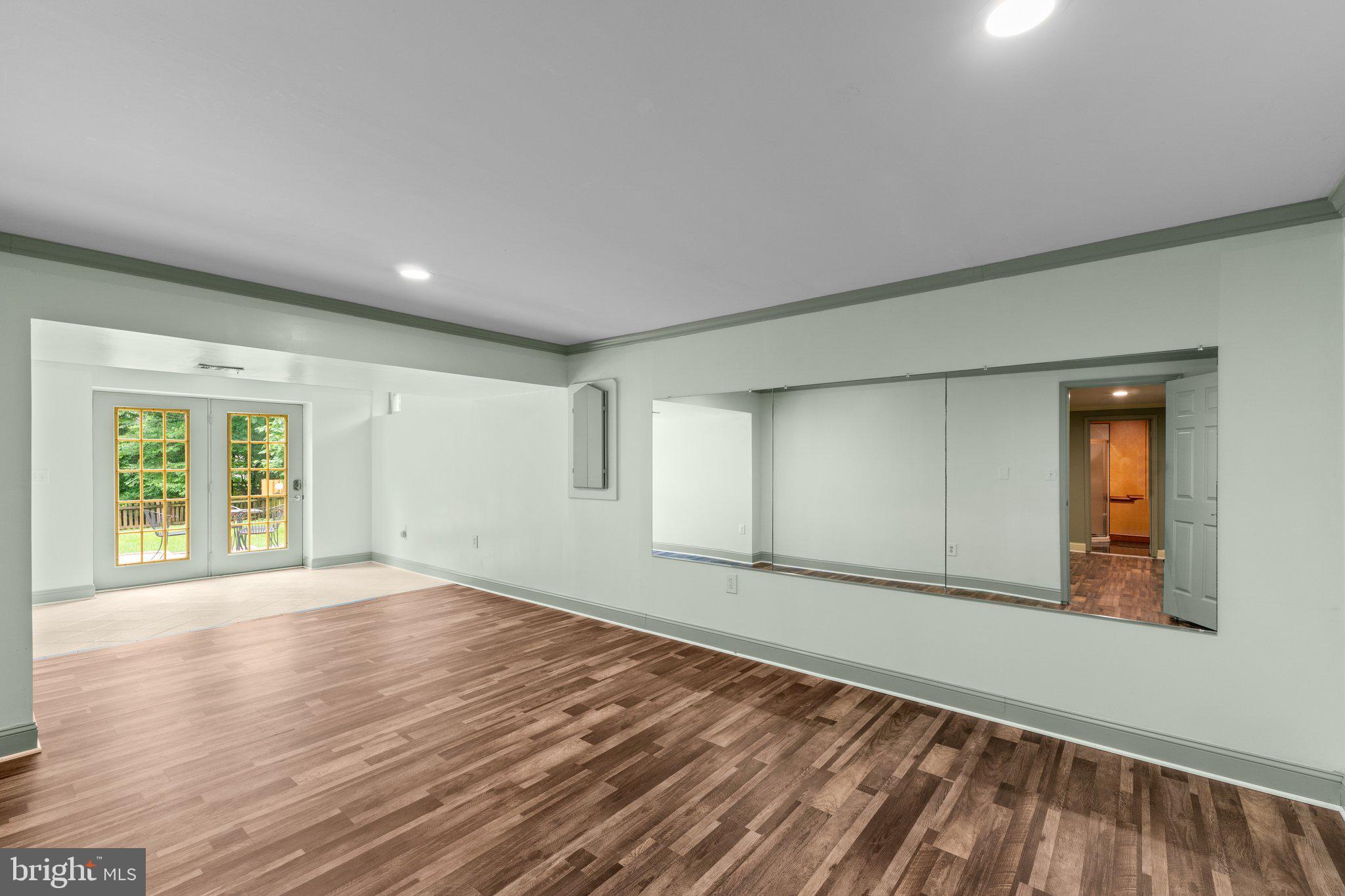 FRANKLIN CORNER - Residential