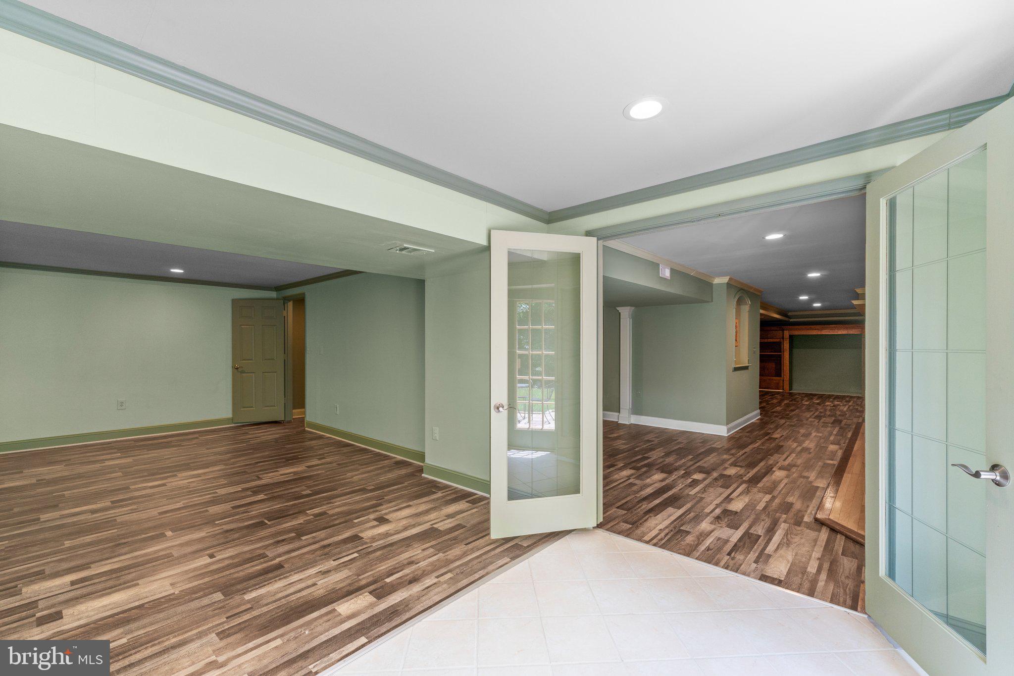 FRANKLIN CORNER - Residential