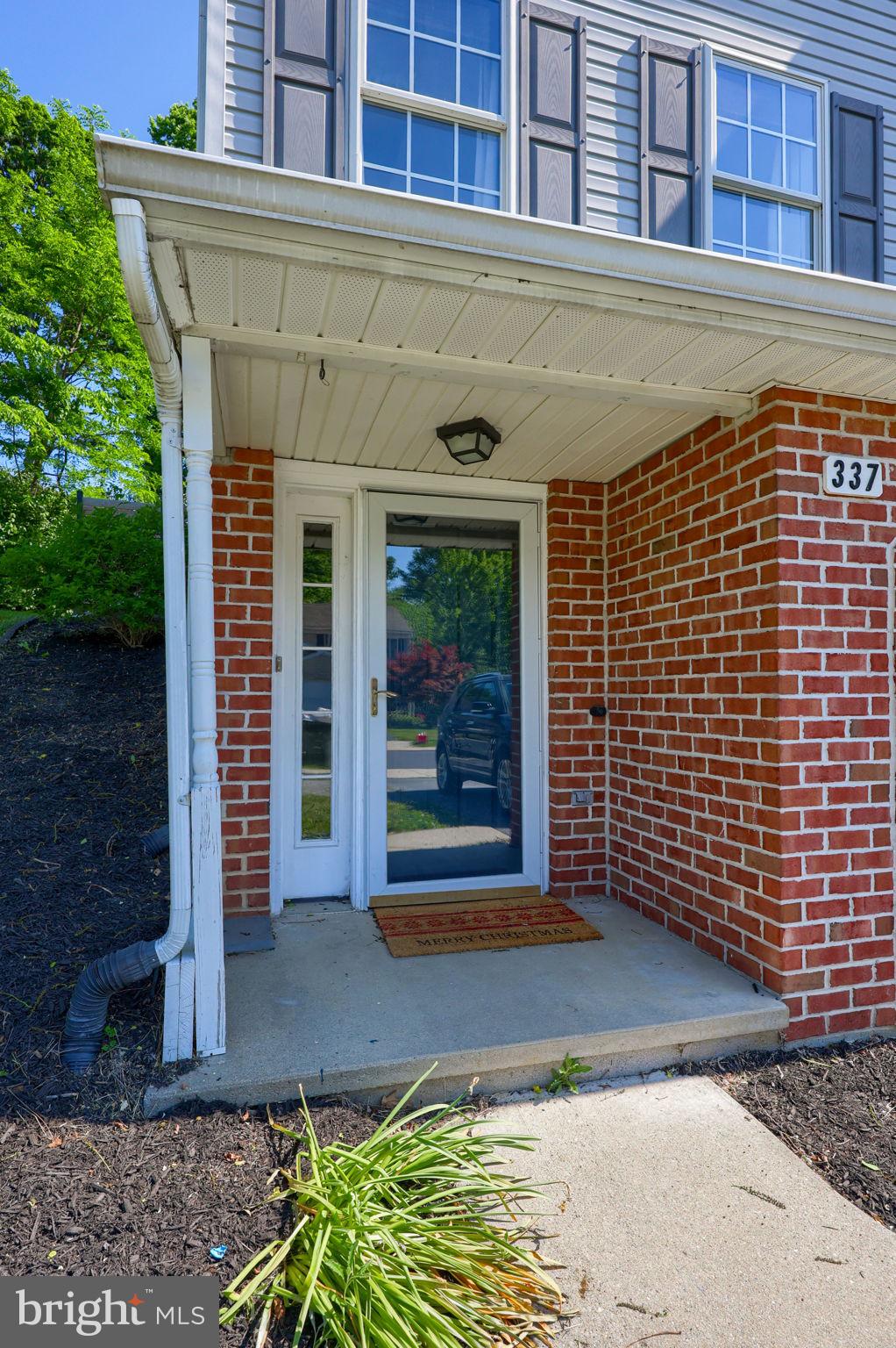 337 CROSSWINDS DRIVE