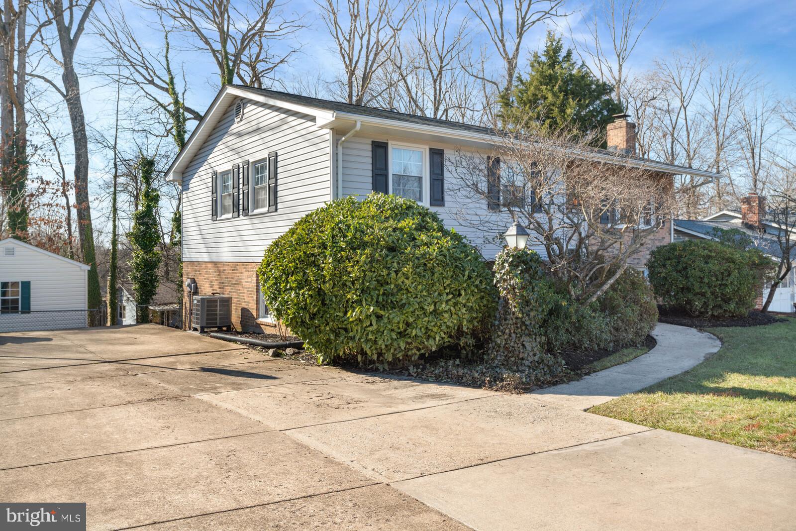 LAKE RIDGE - Residential