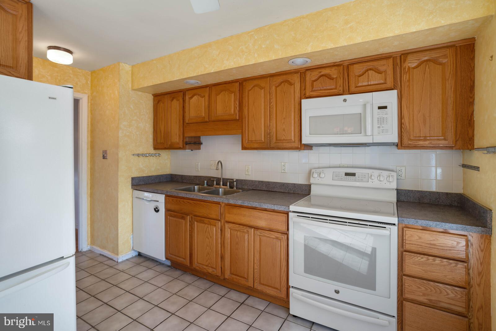 LAKE RIDGE - Residential