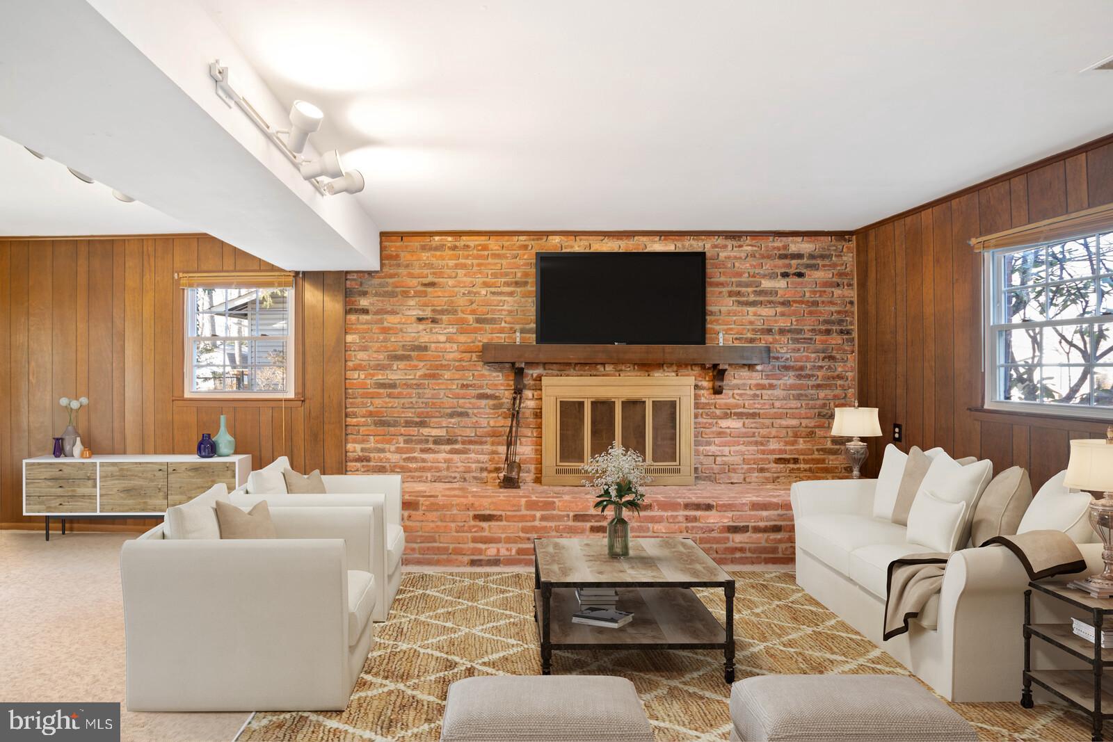 LAKE RIDGE - Residential