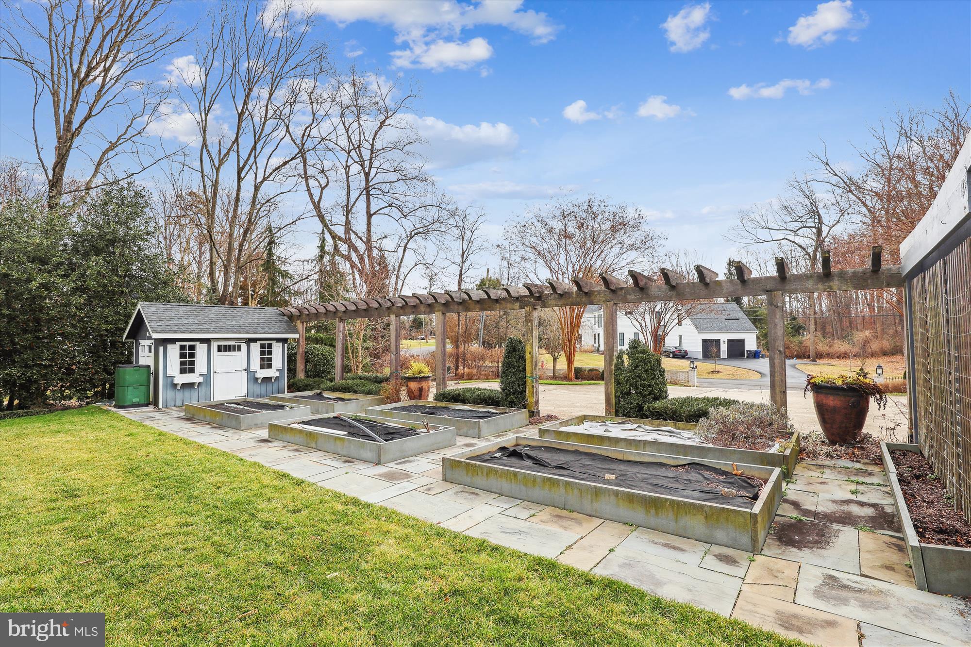 RICH E LAND - Residential