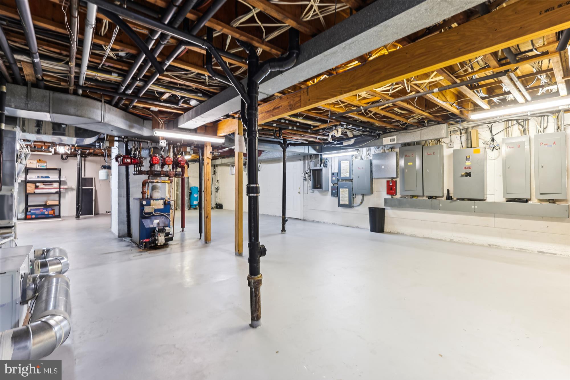 RICH E LAND - Residential