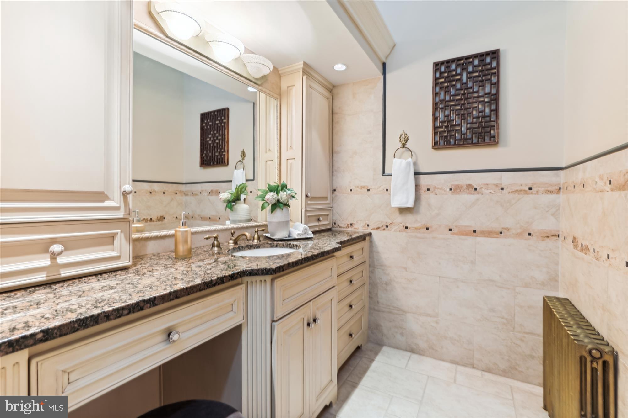 RICH E LAND - Residential