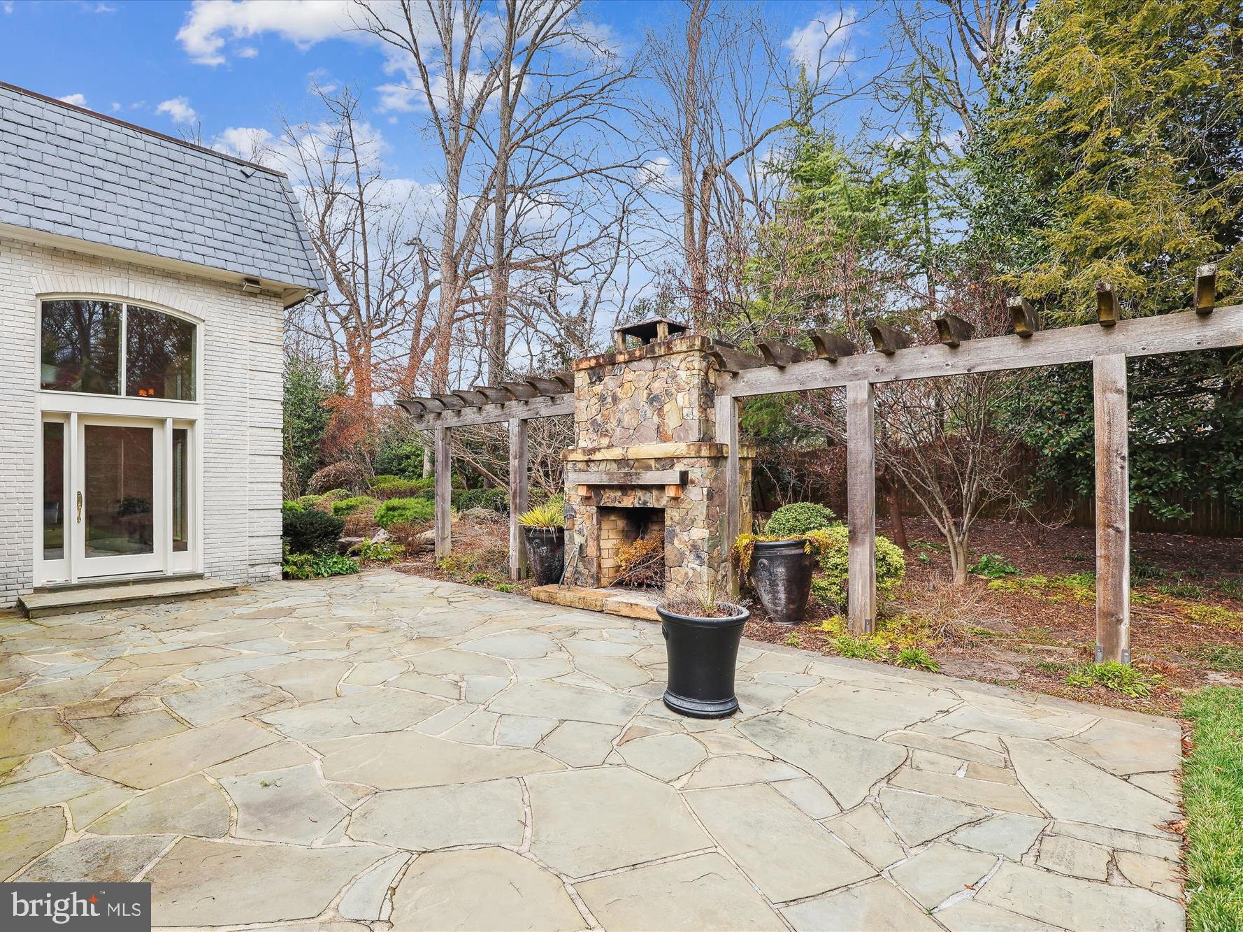 RICH E LAND - Residential