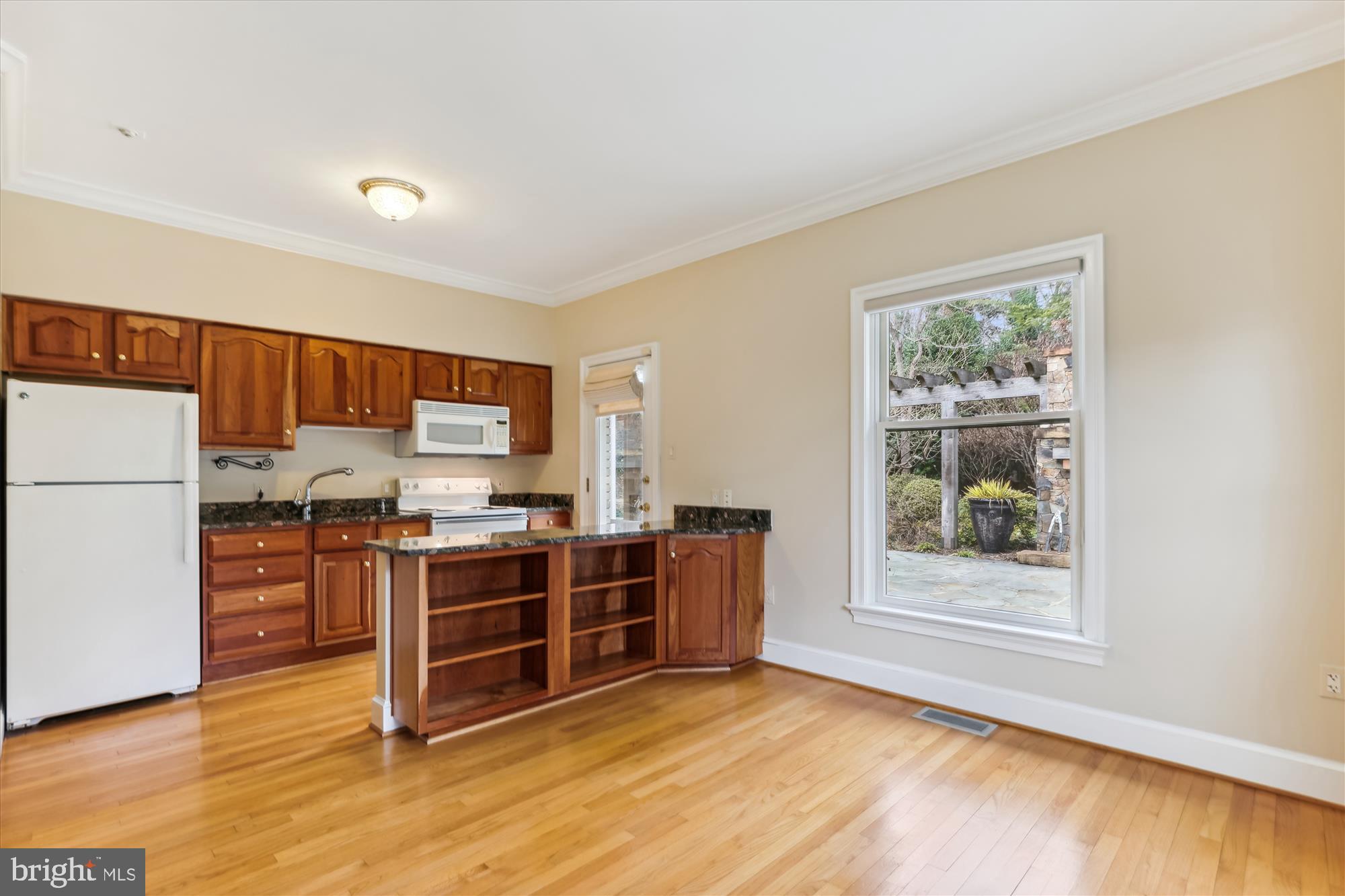 RICH E LAND - Residential