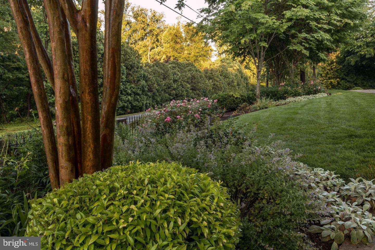 RICH E LAND - Residential