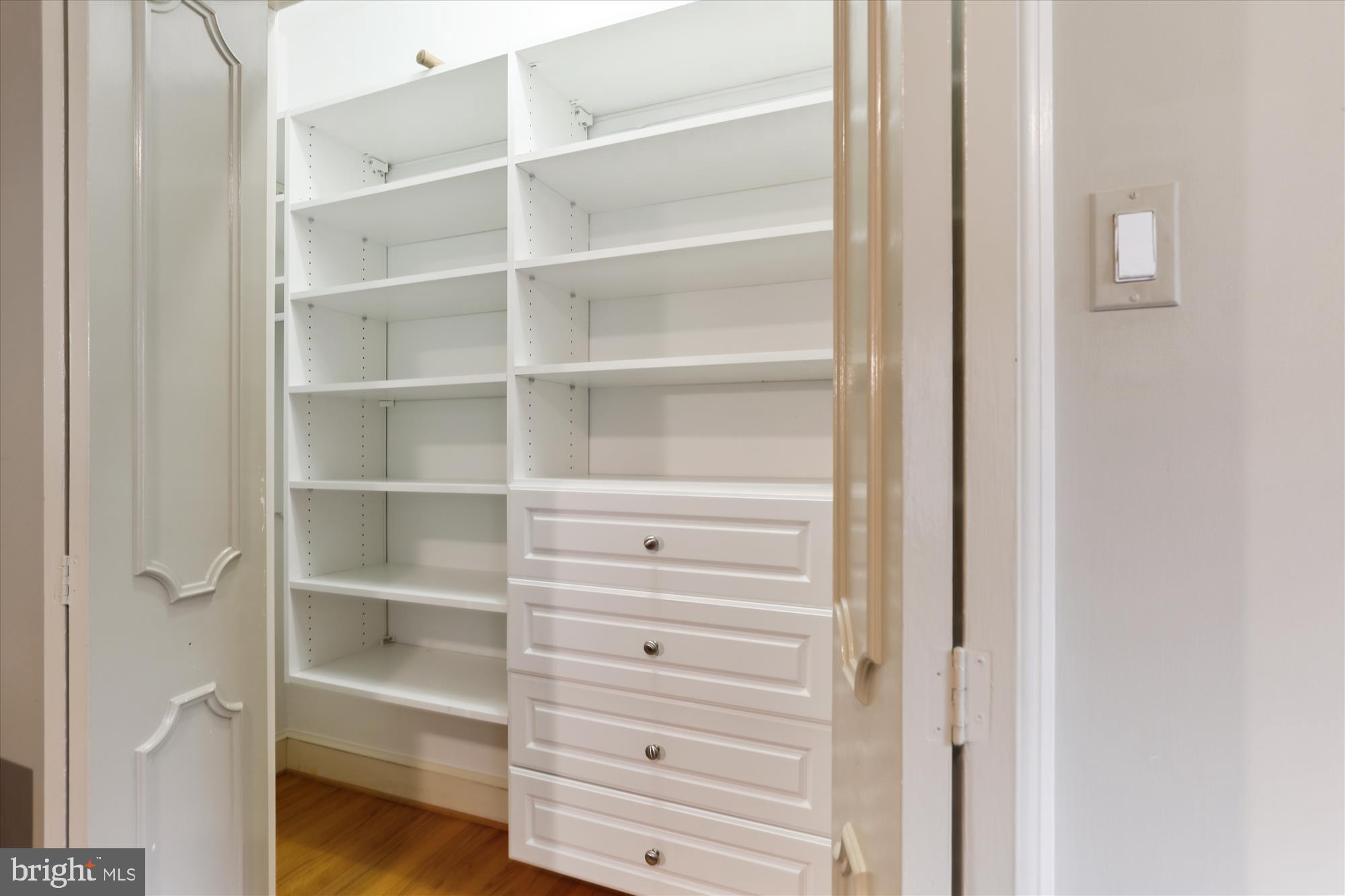 RICH E LAND - Residential