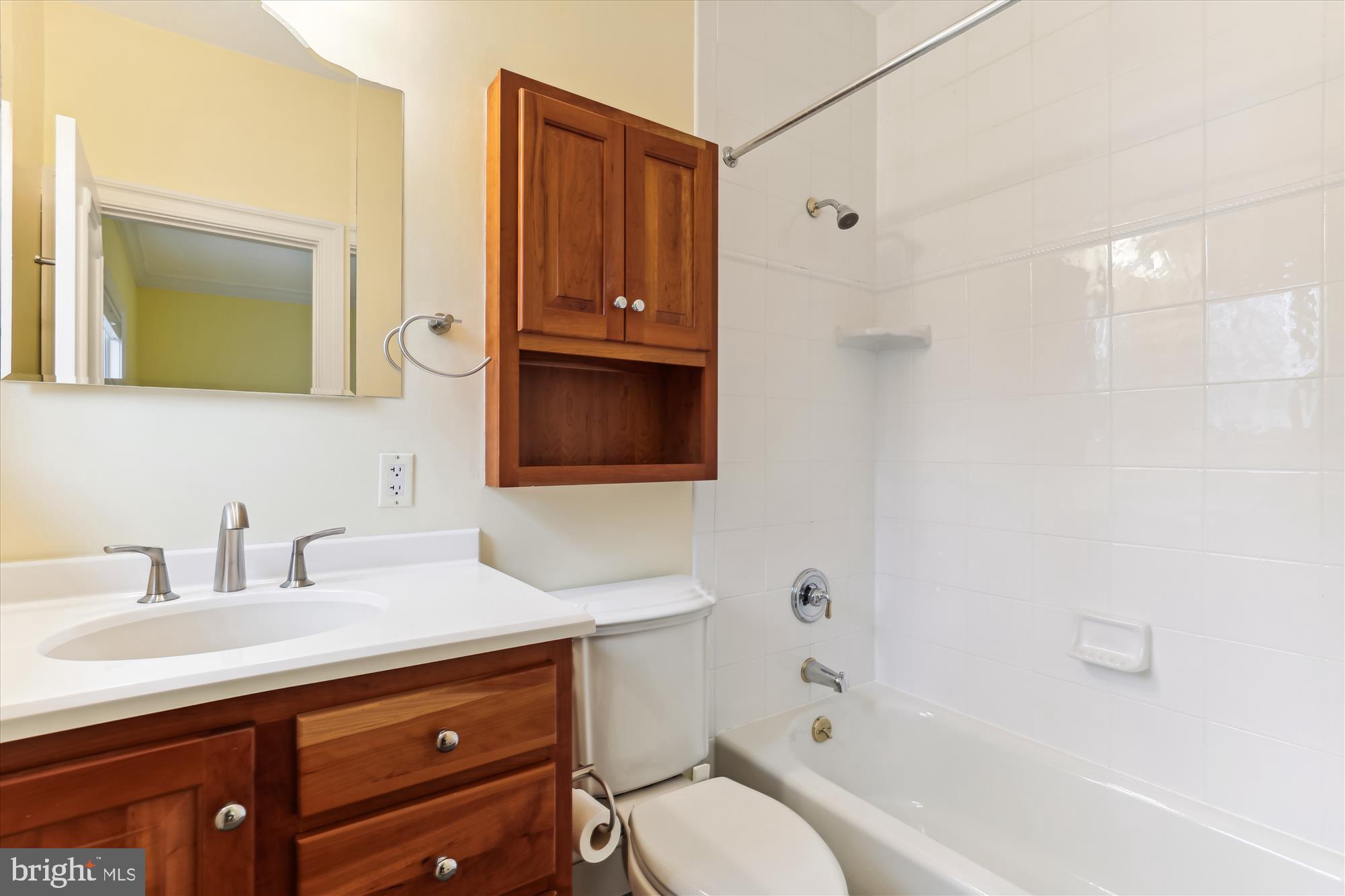 RICH E LAND - Residential