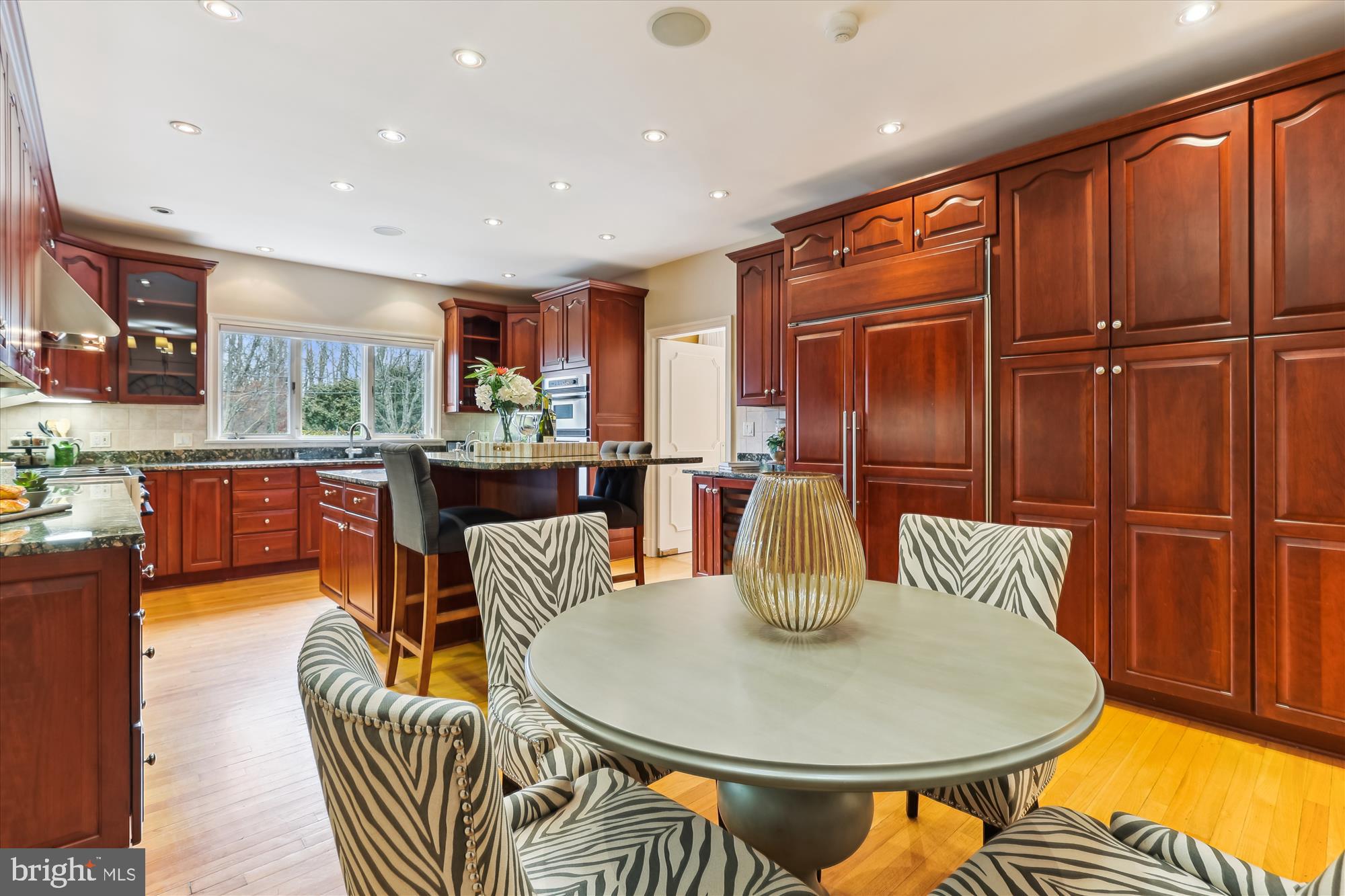 RICH E LAND - Residential