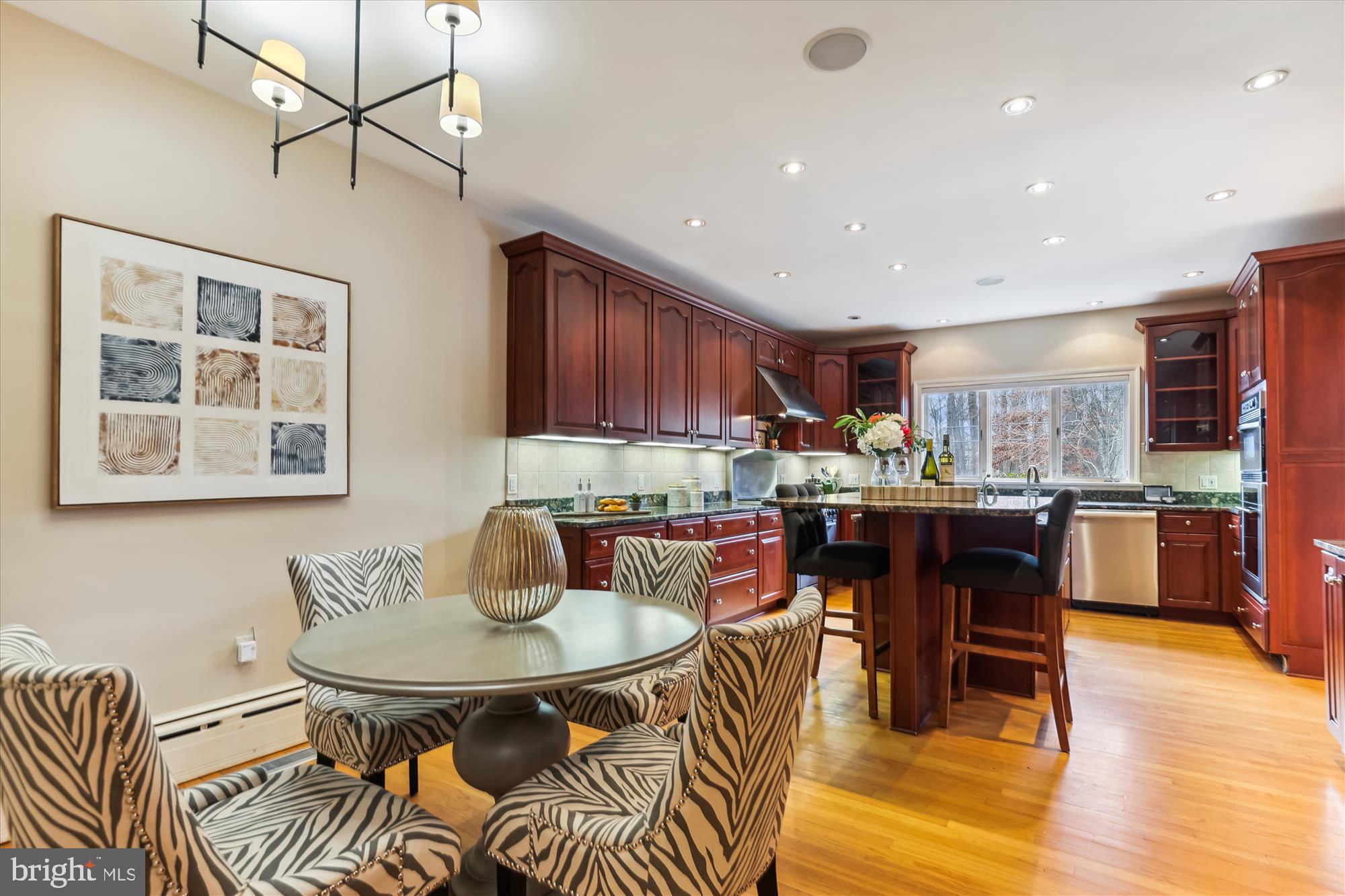 RICH E LAND - Residential