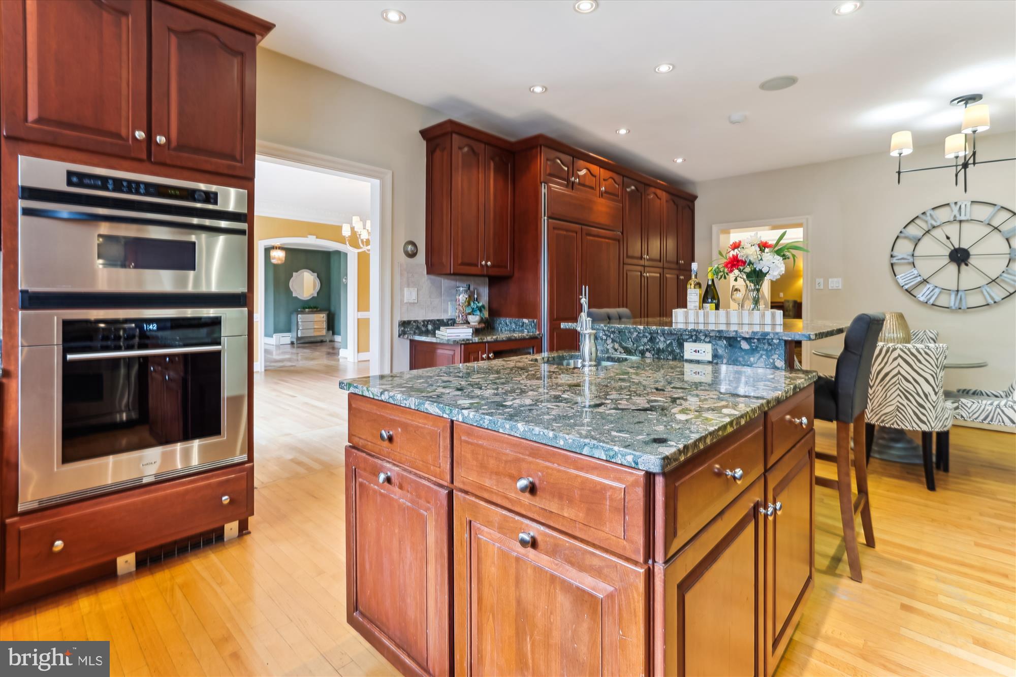 RICH E LAND - Residential