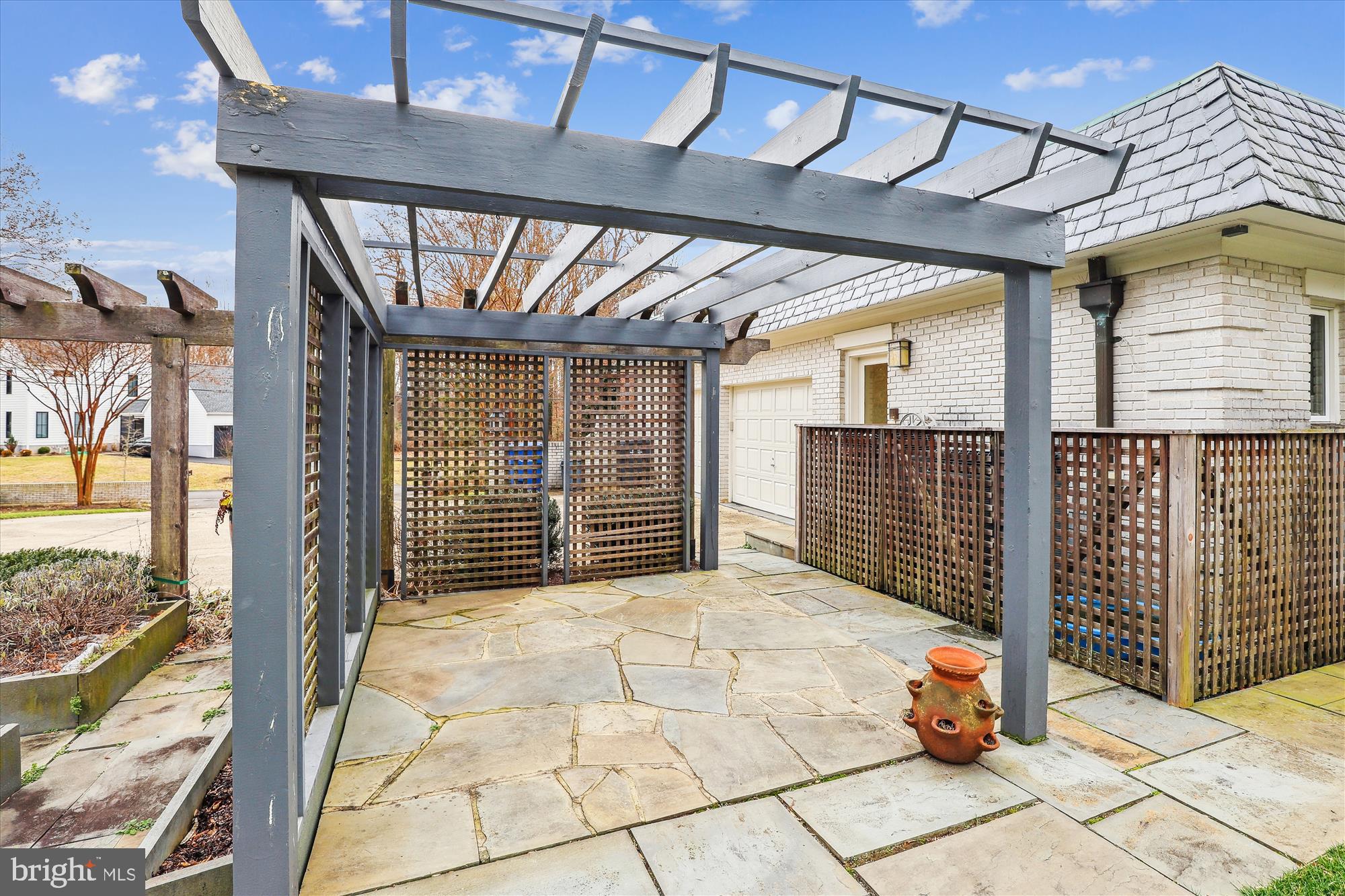 RICH E LAND - Residential