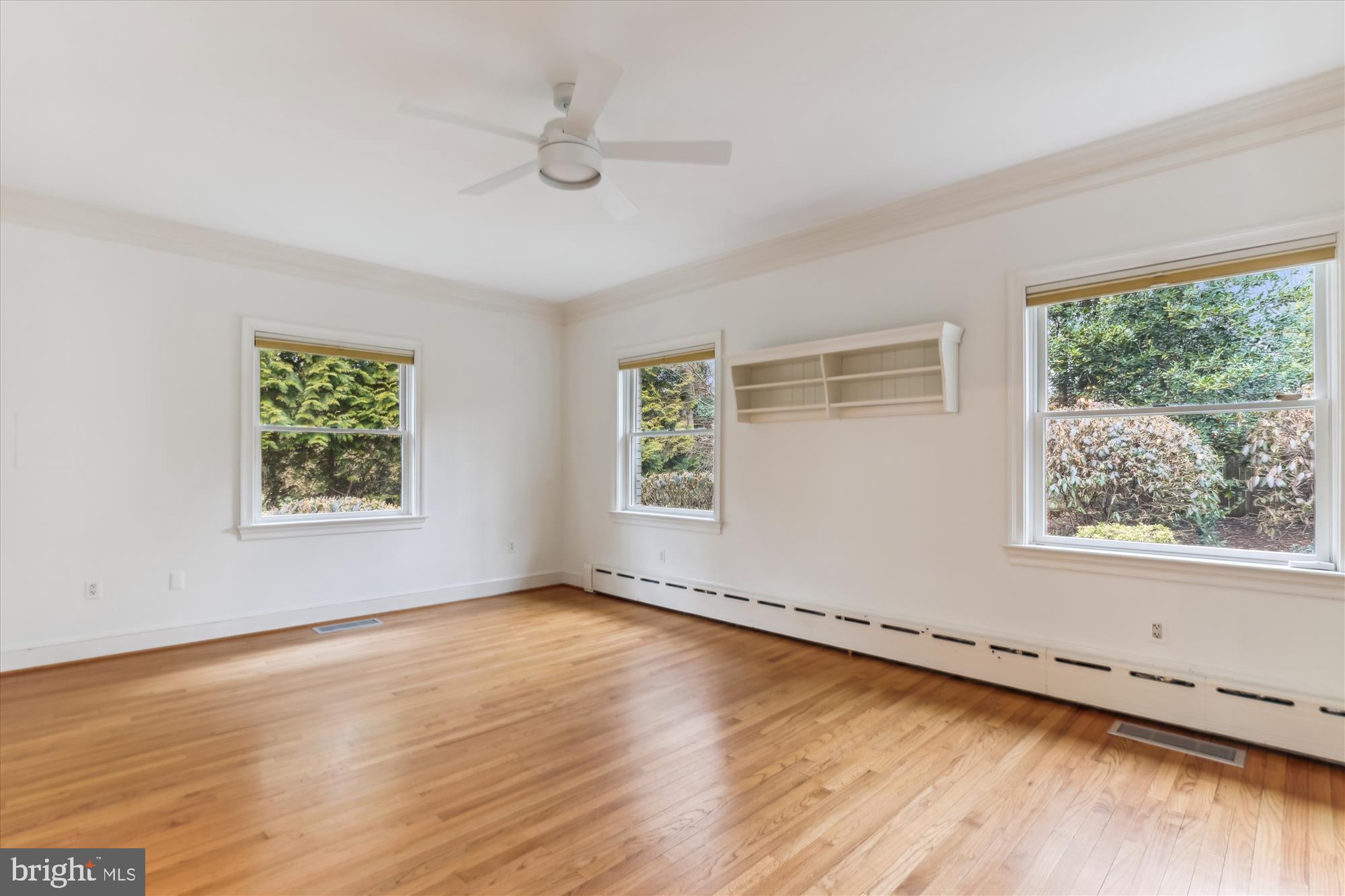 RICH E LAND - Residential