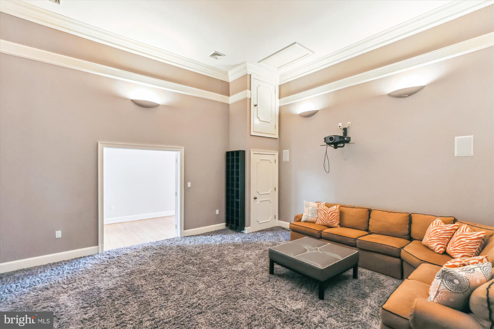 RICH E LAND - Residential