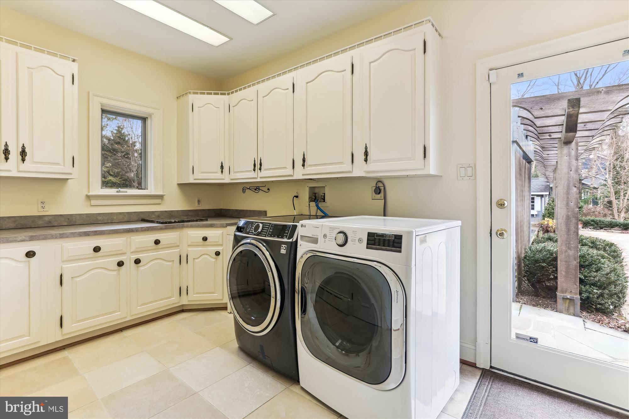 RICH E LAND - Residential