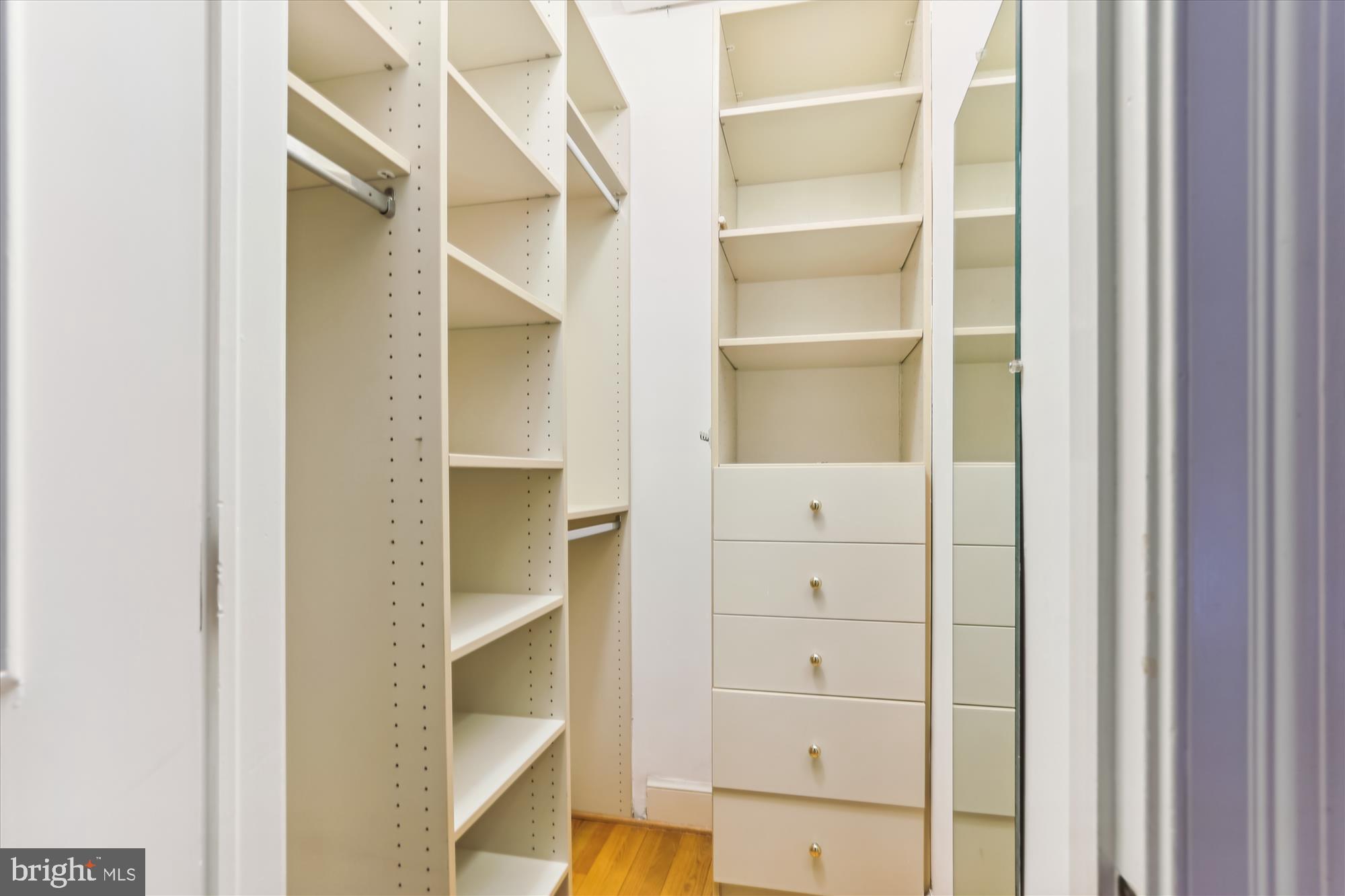 RICH E LAND - Residential