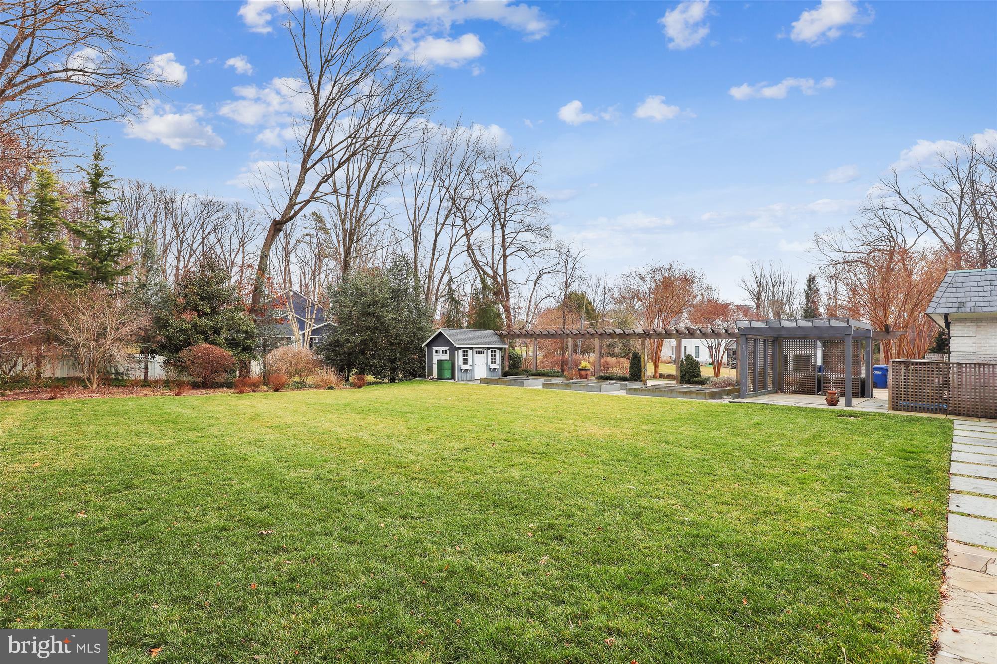 RICH E LAND - Residential