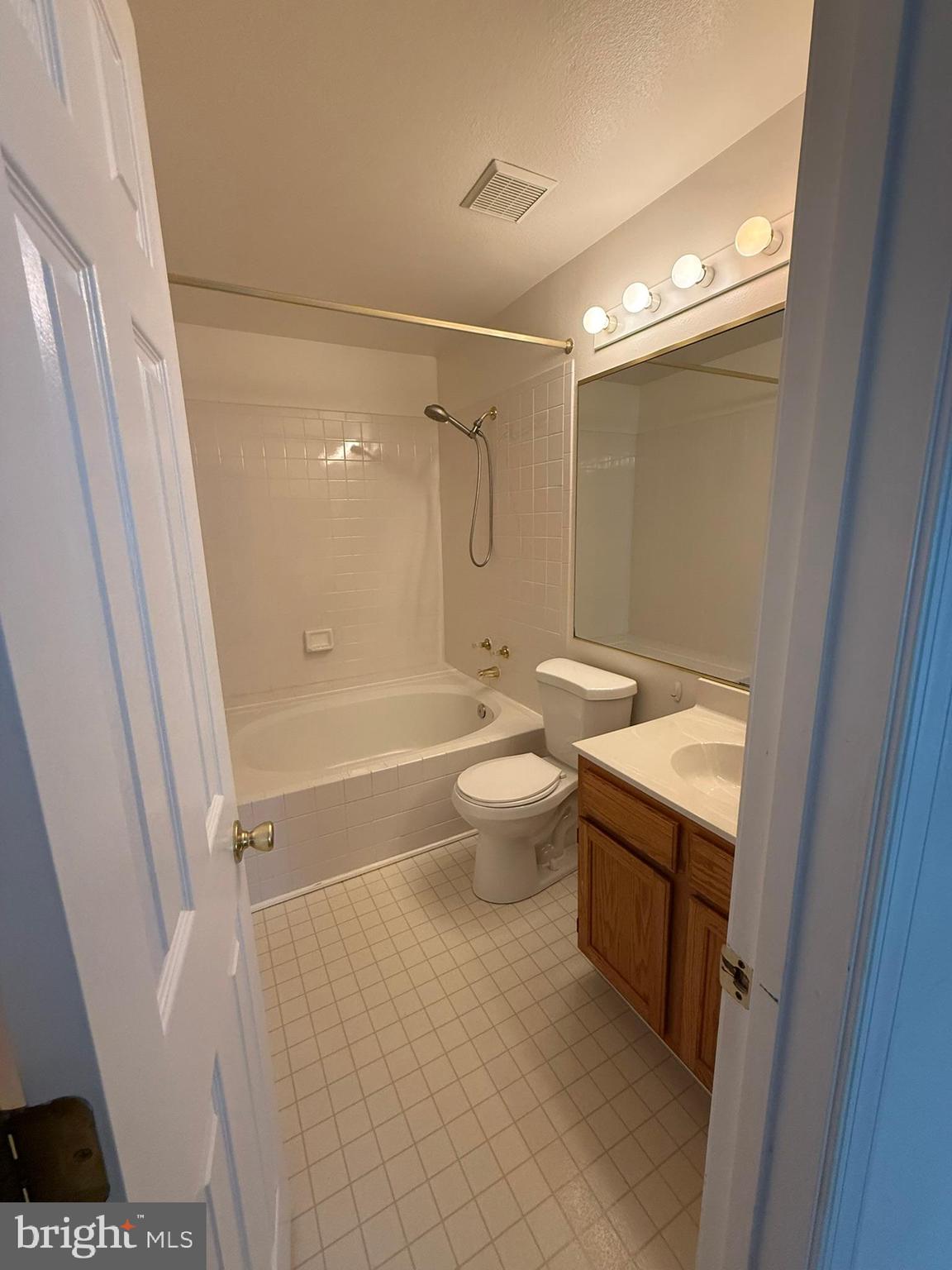 ENGLISH COUNTRY MANOR - Residential