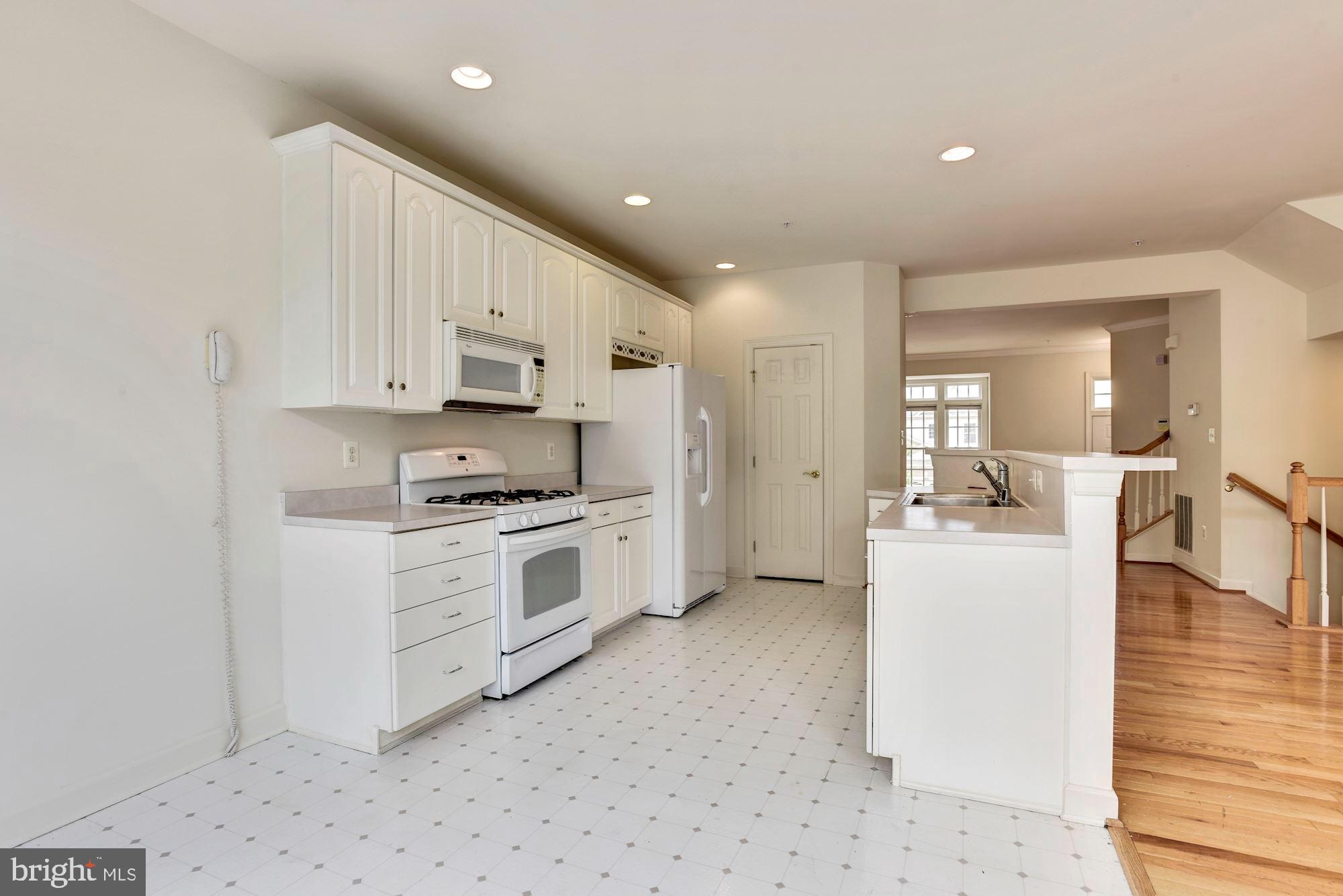 WAVERLY WOODS - Residential Lease