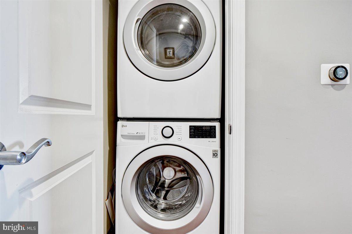 ECLIPSE ON CENTER PARK - Residential Lease