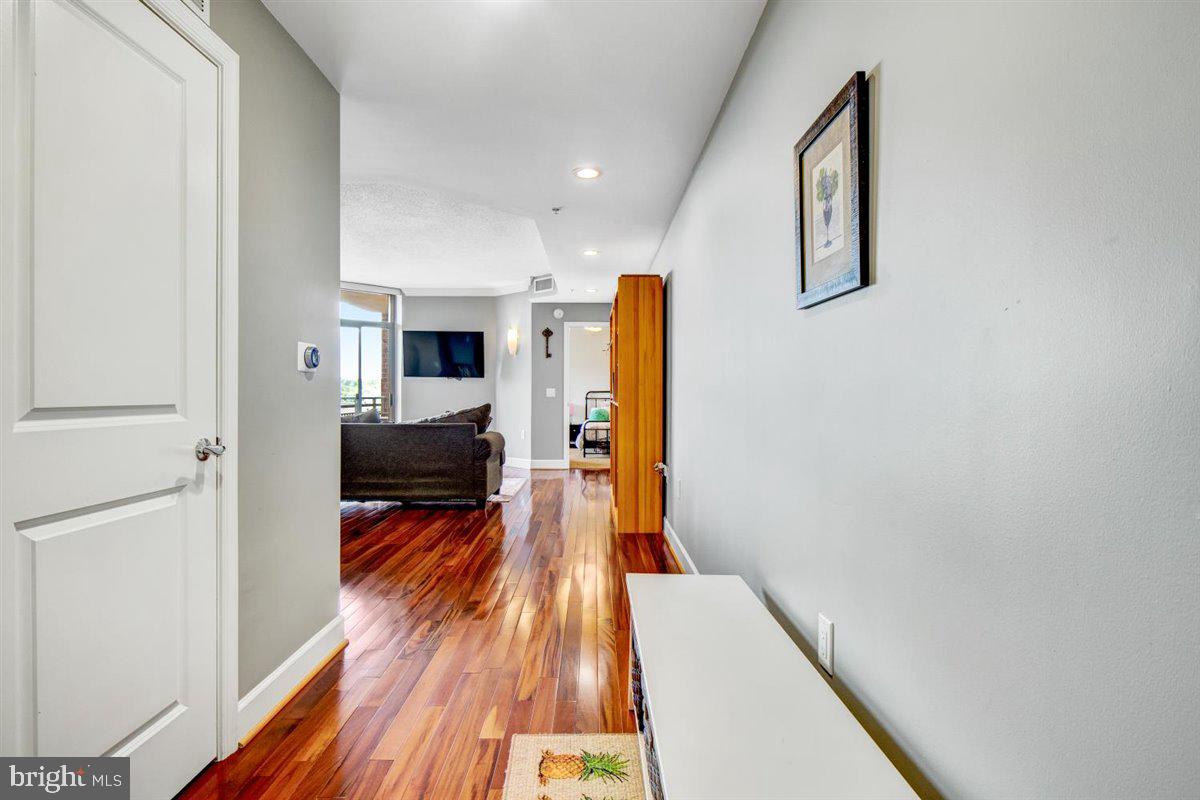 ECLIPSE ON CENTER PARK - Residential Lease